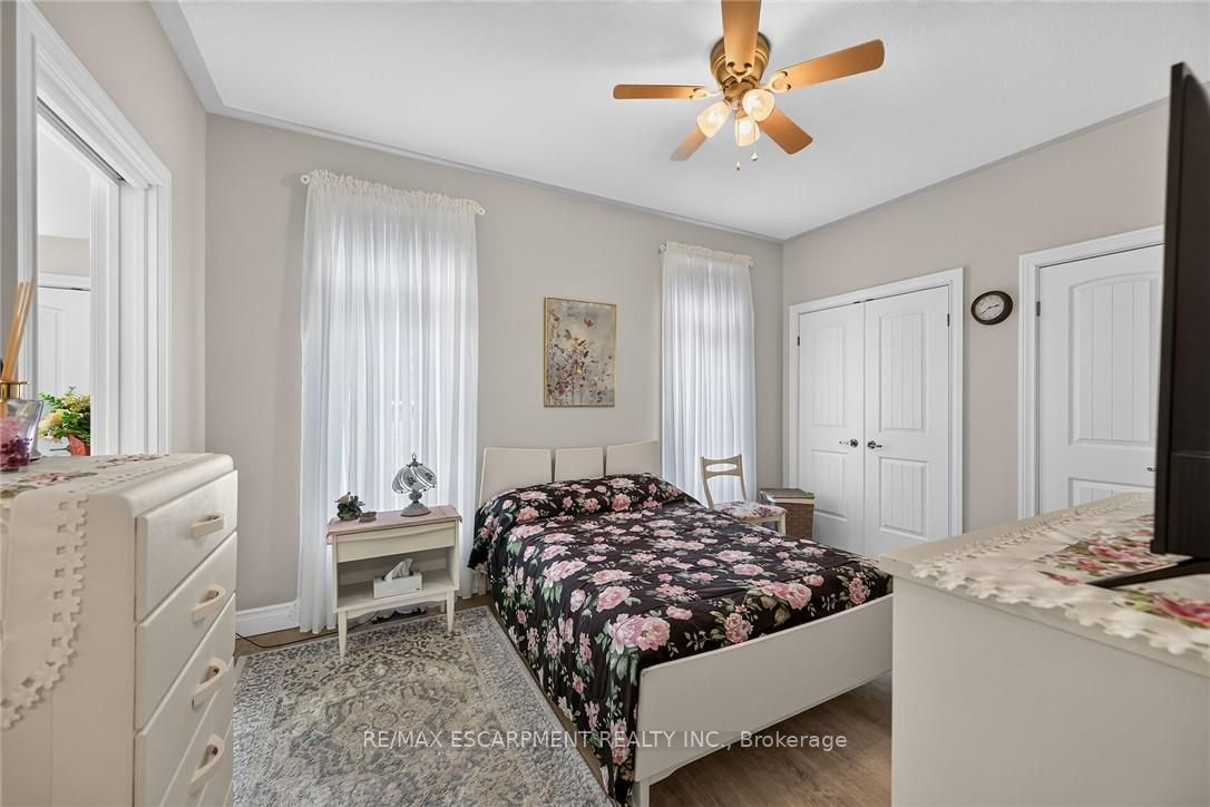 26 Stonebridge Place Property Photo 20
