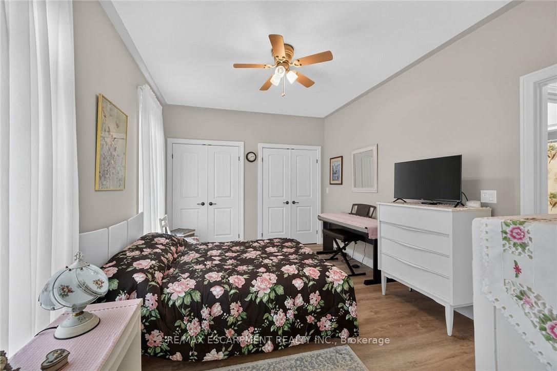26 Stonebridge Place Property Photo 21