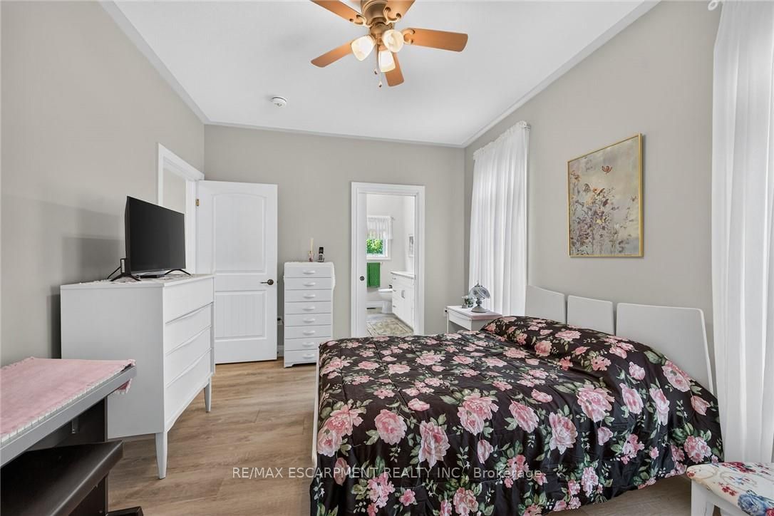 26 Stonebridge Place Property Photo 22