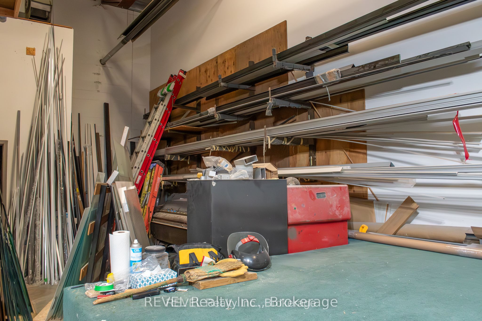4564 Montrose Road Property Photo 9