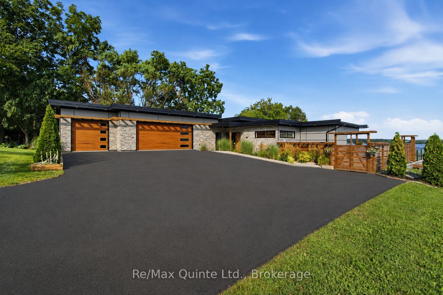 8 Bayview Point Road Property Photo 3