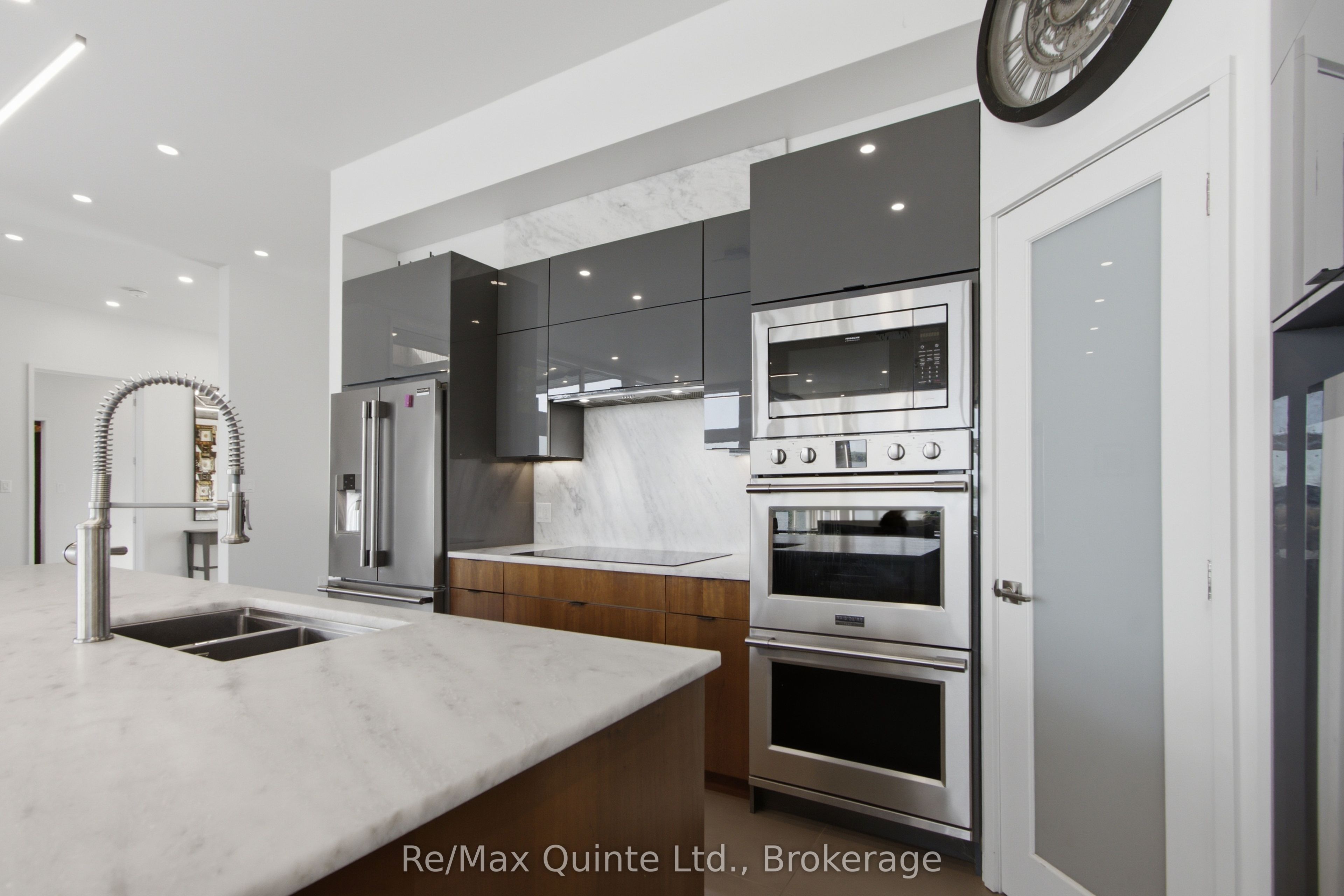 8 Bayview Point Road Property Photo 14