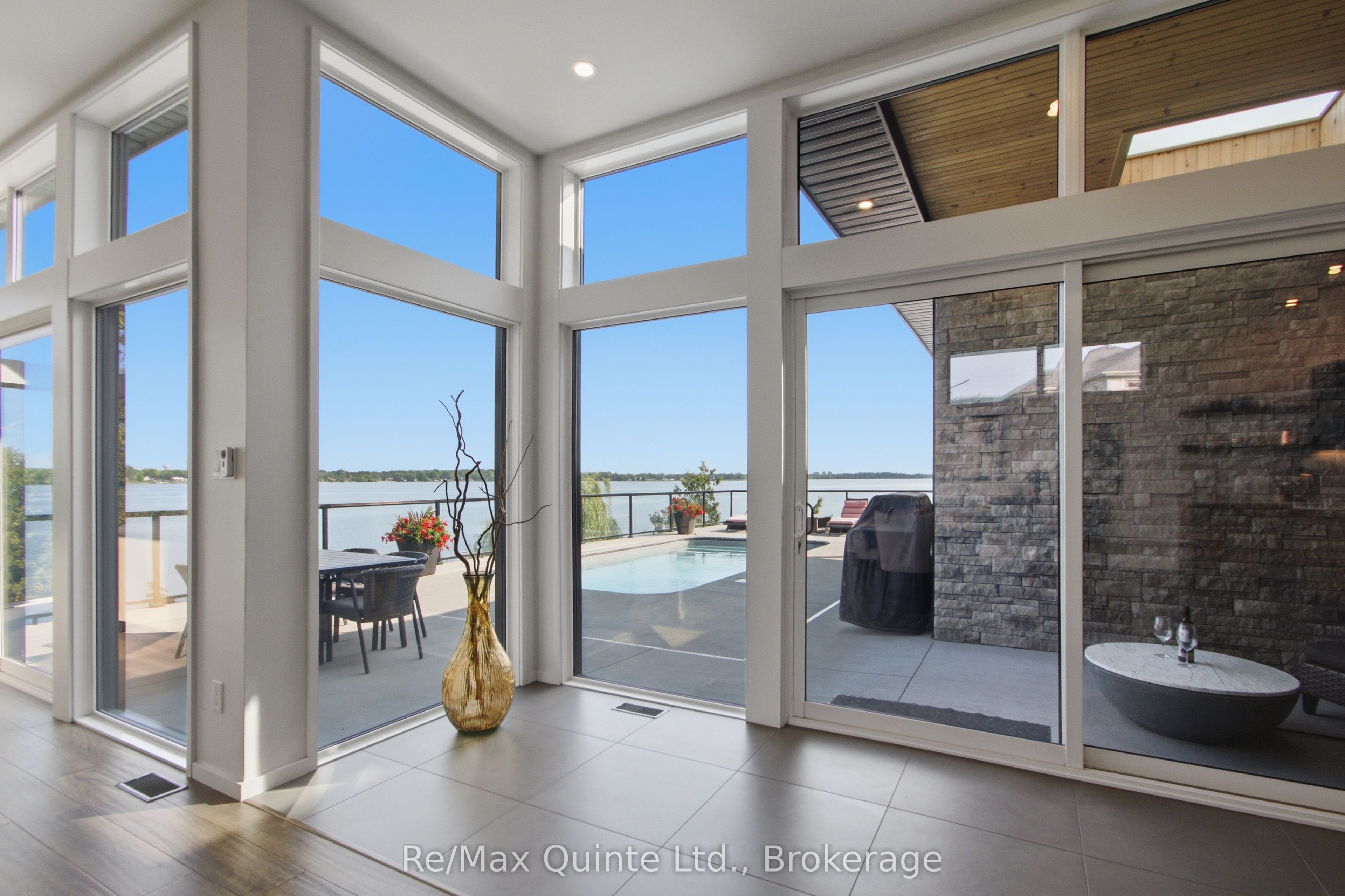 8 Bayview Point Road Property Photo 18