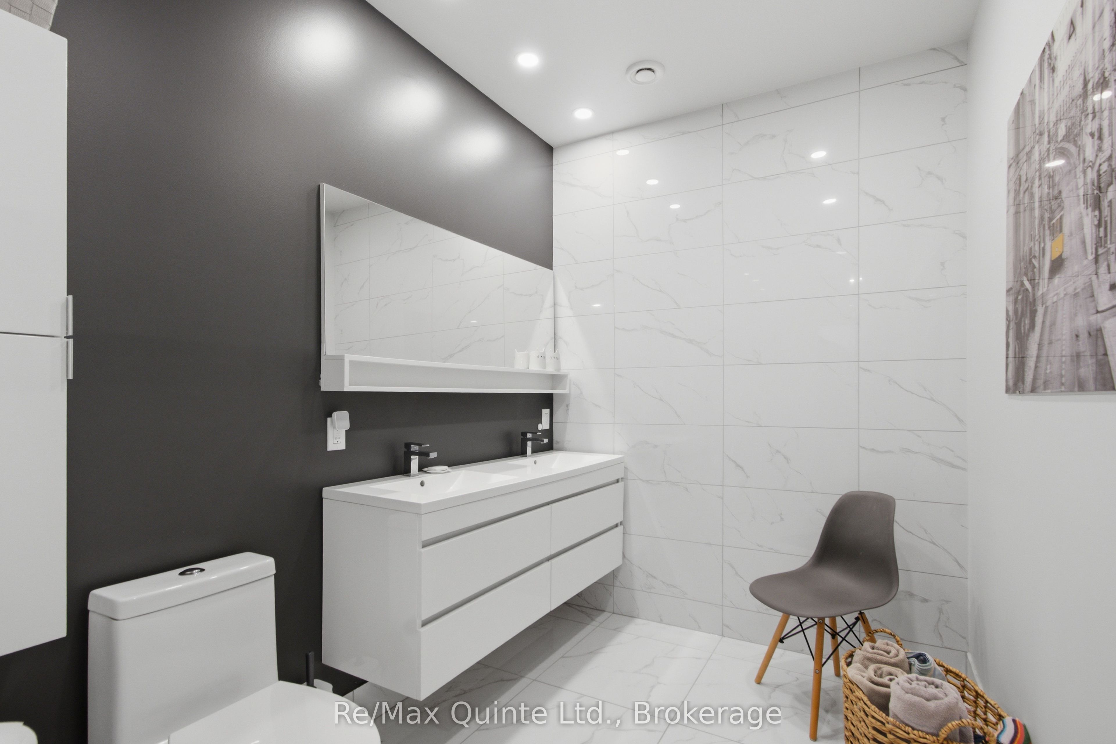 8 Bayview Point Road Property Photo 40