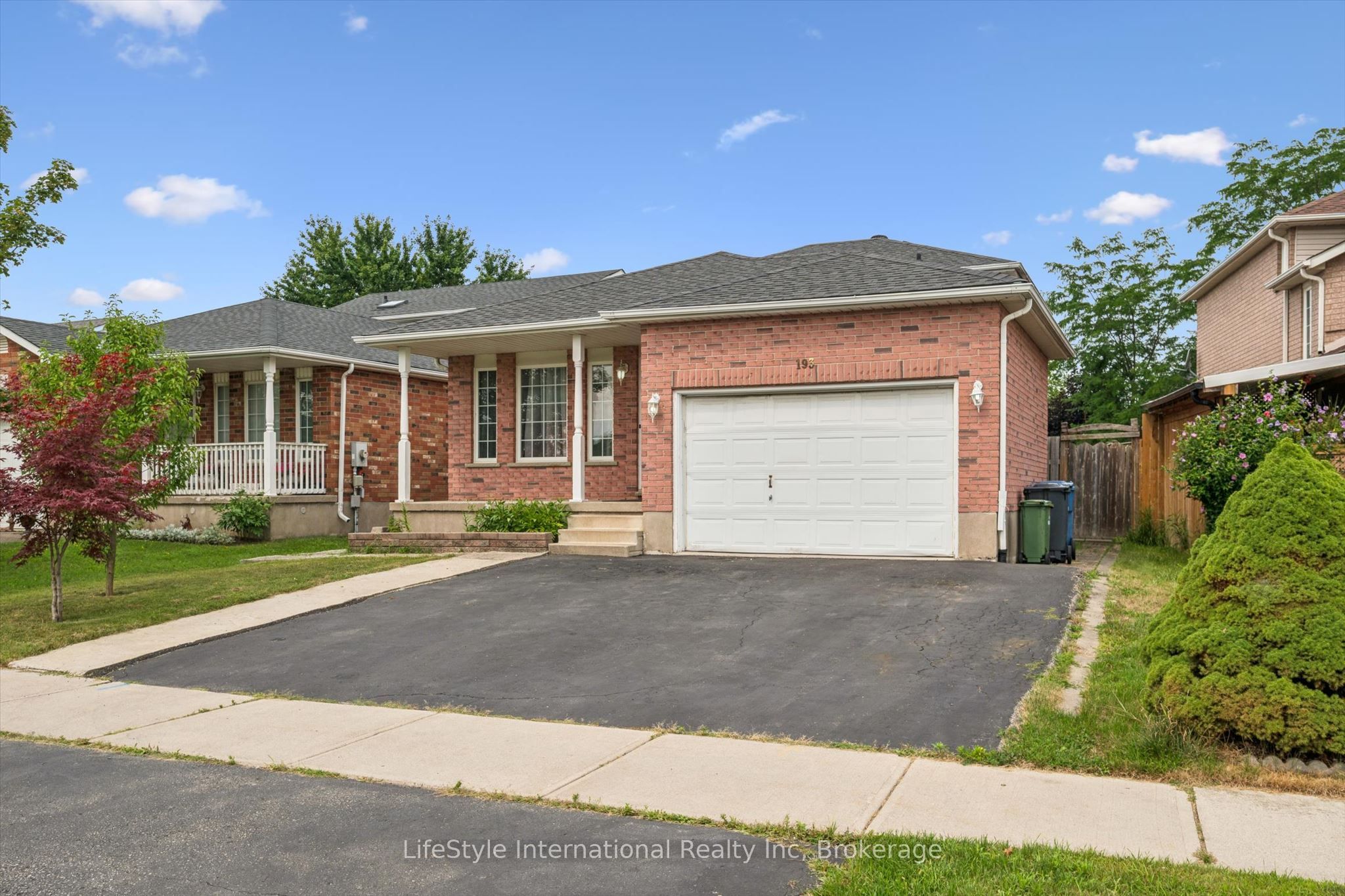 193 Deerpath Drive Property Photo 2