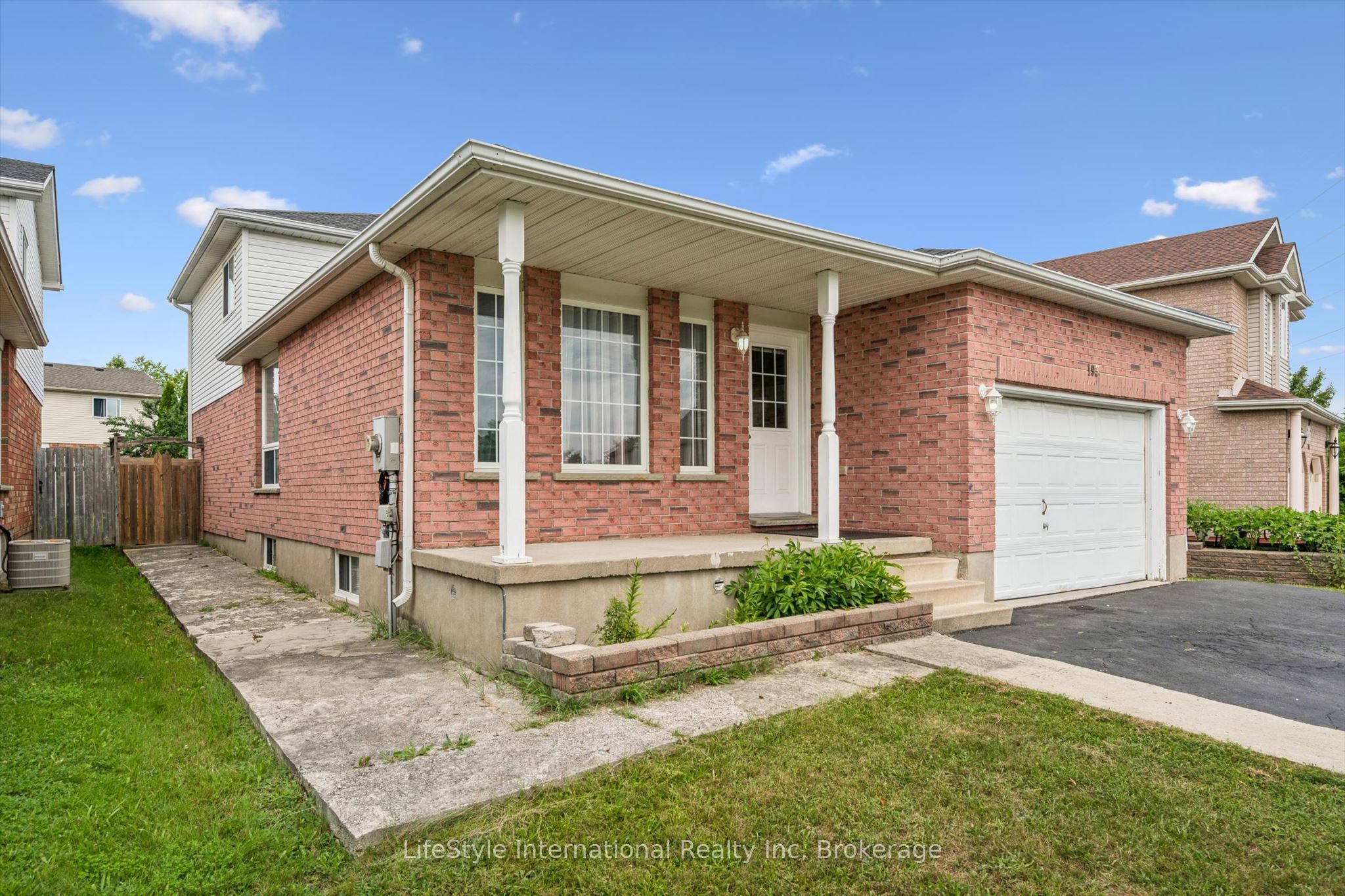 193 Deerpath Drive Property Photo 3