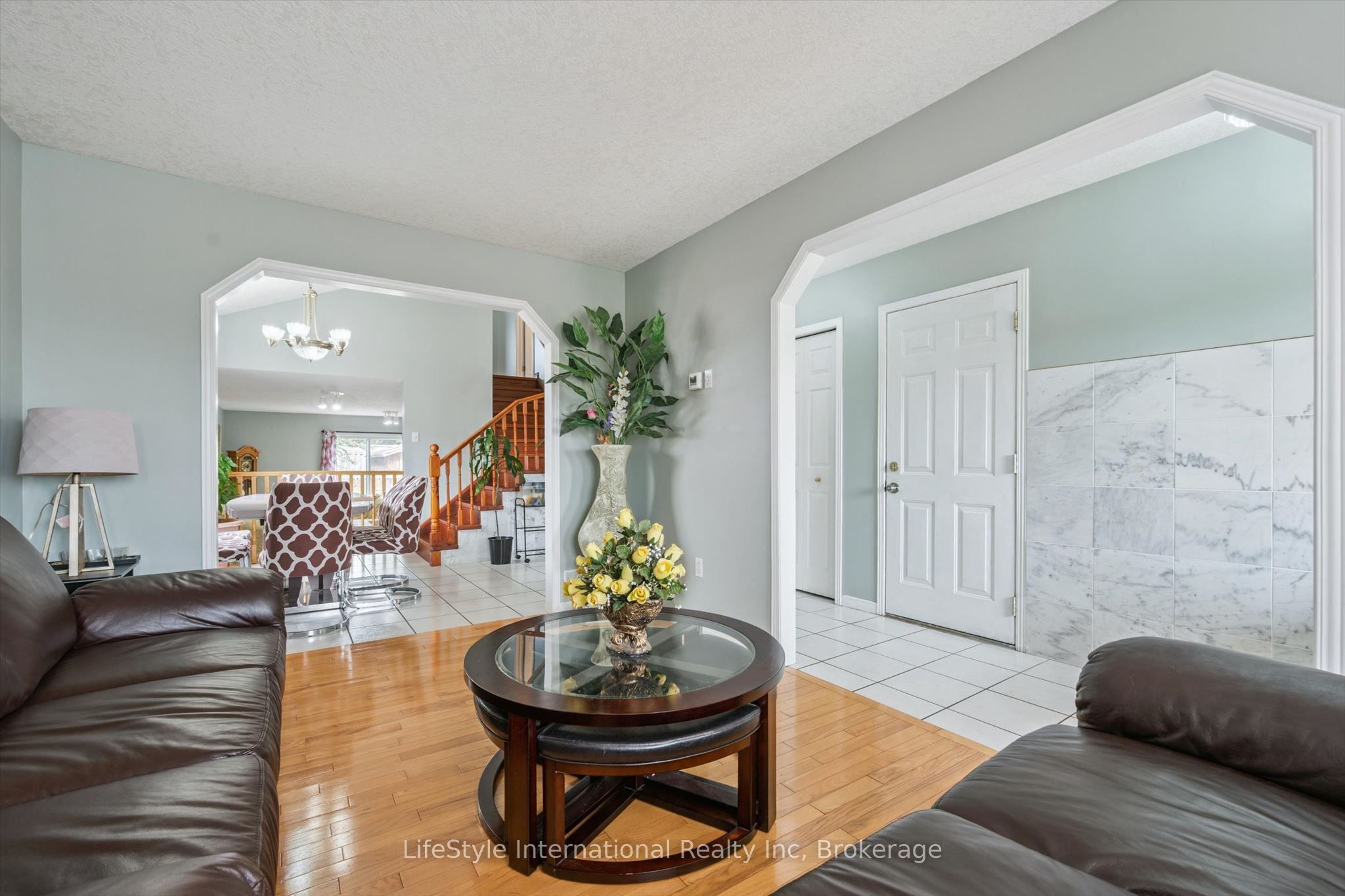 193 Deerpath Drive Property Photo 9