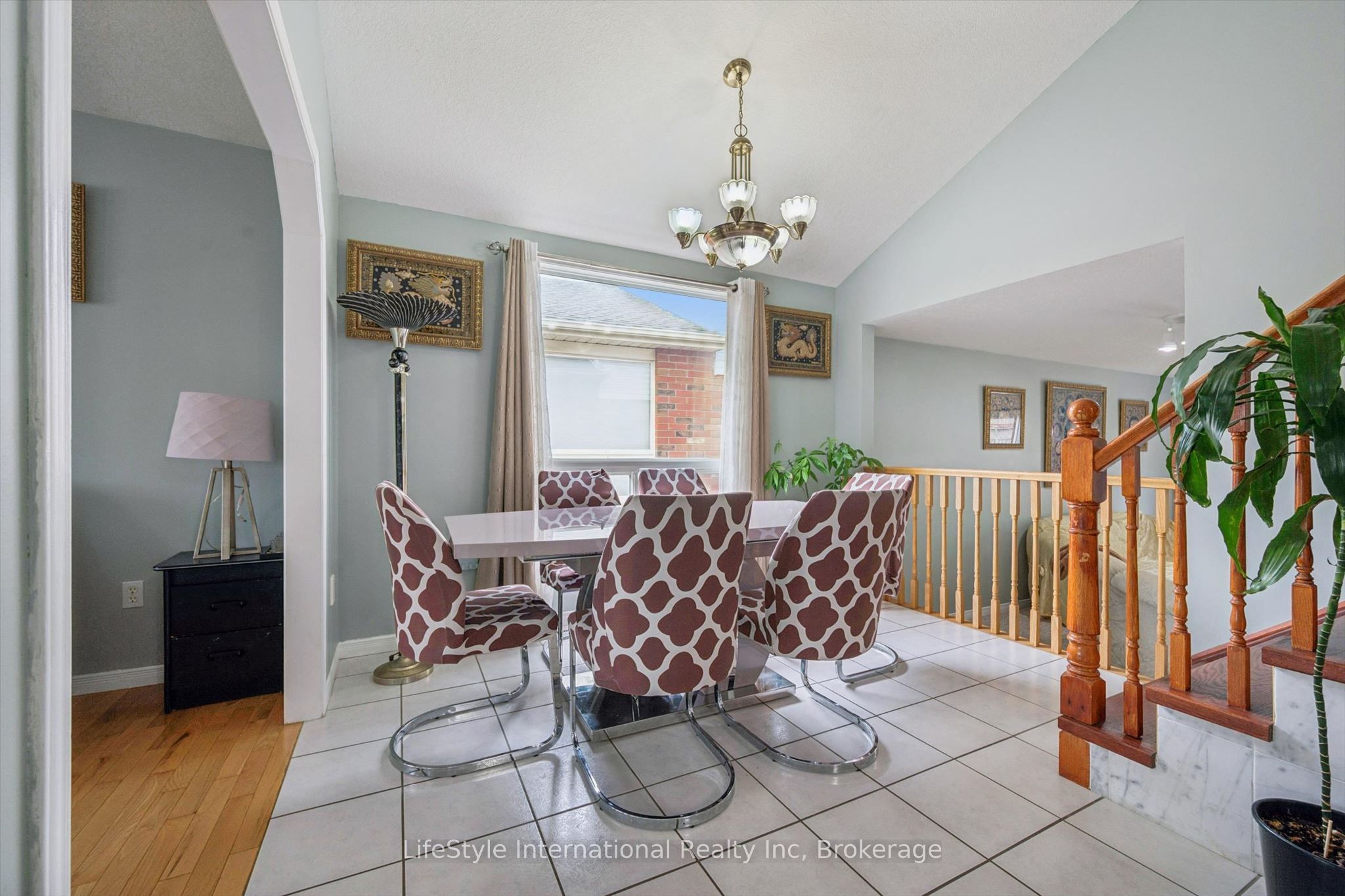 193 Deerpath Drive Property Photo 10