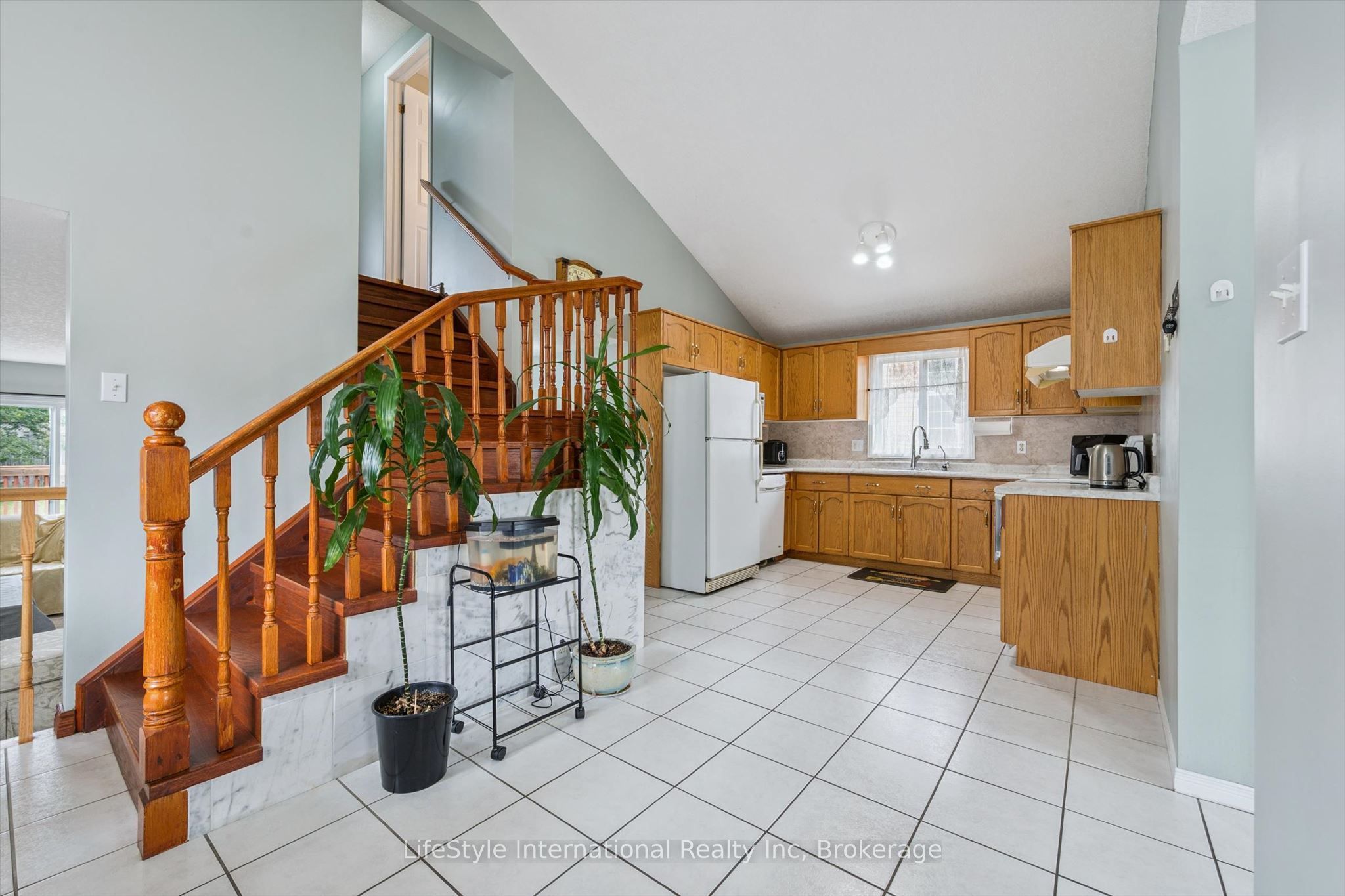 193 Deerpath Drive Property Photo 11
