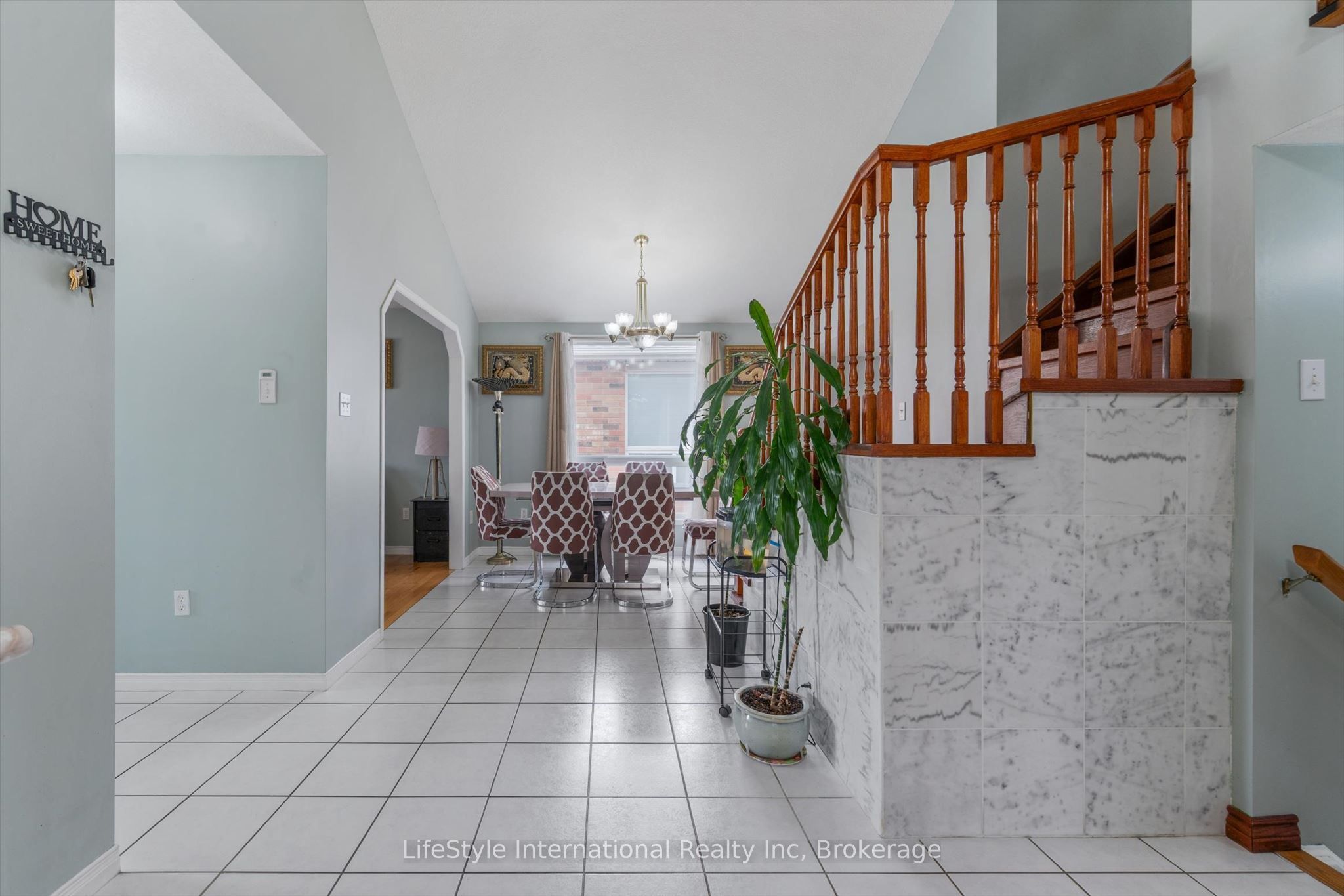 193 Deerpath Drive Property Photo 12