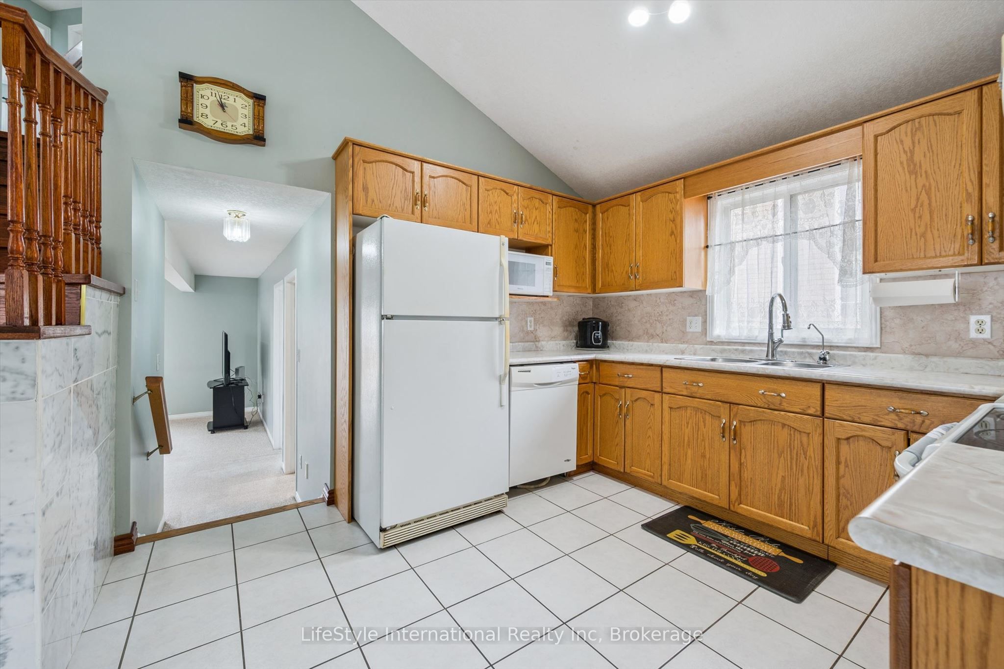 193 Deerpath Drive Property Photo 16