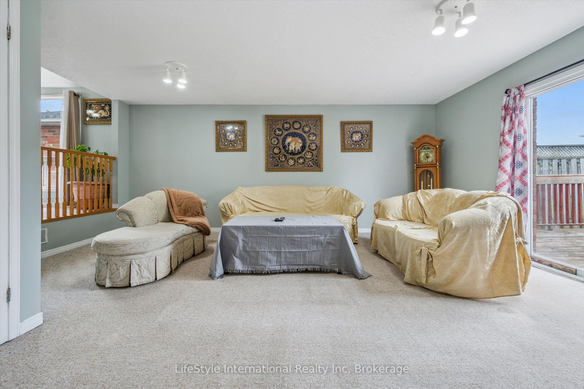 193 Deerpath Drive Property Photo 18