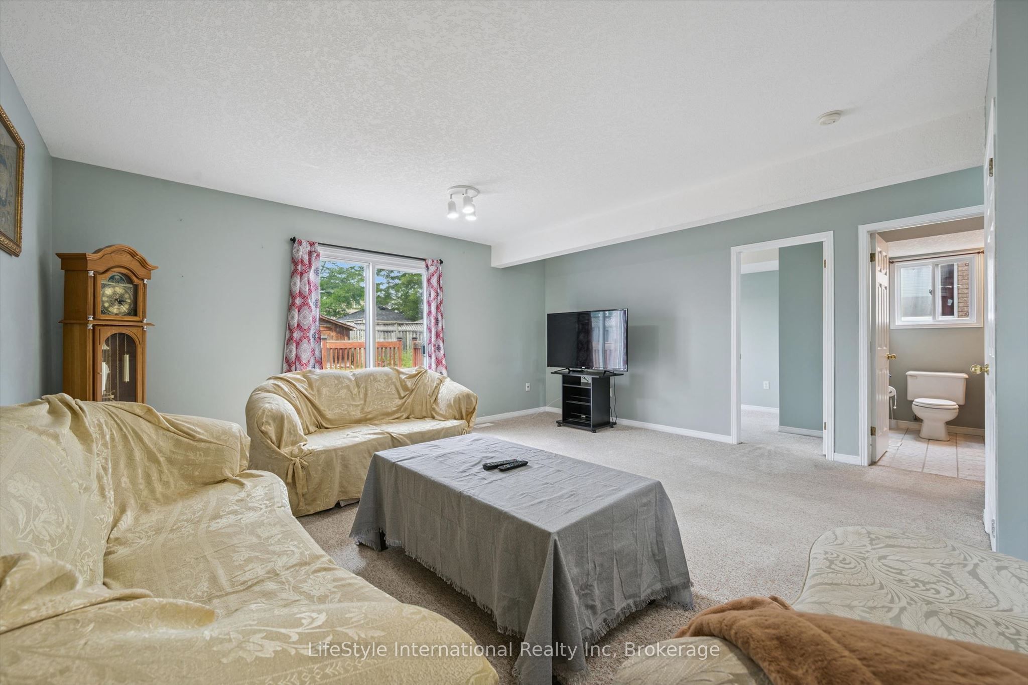 193 Deerpath Drive Property Photo 19
