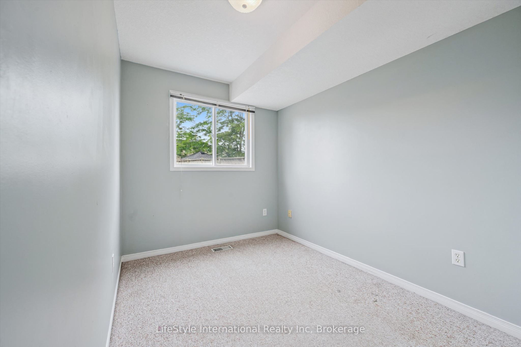193 Deerpath Drive Property Photo 21