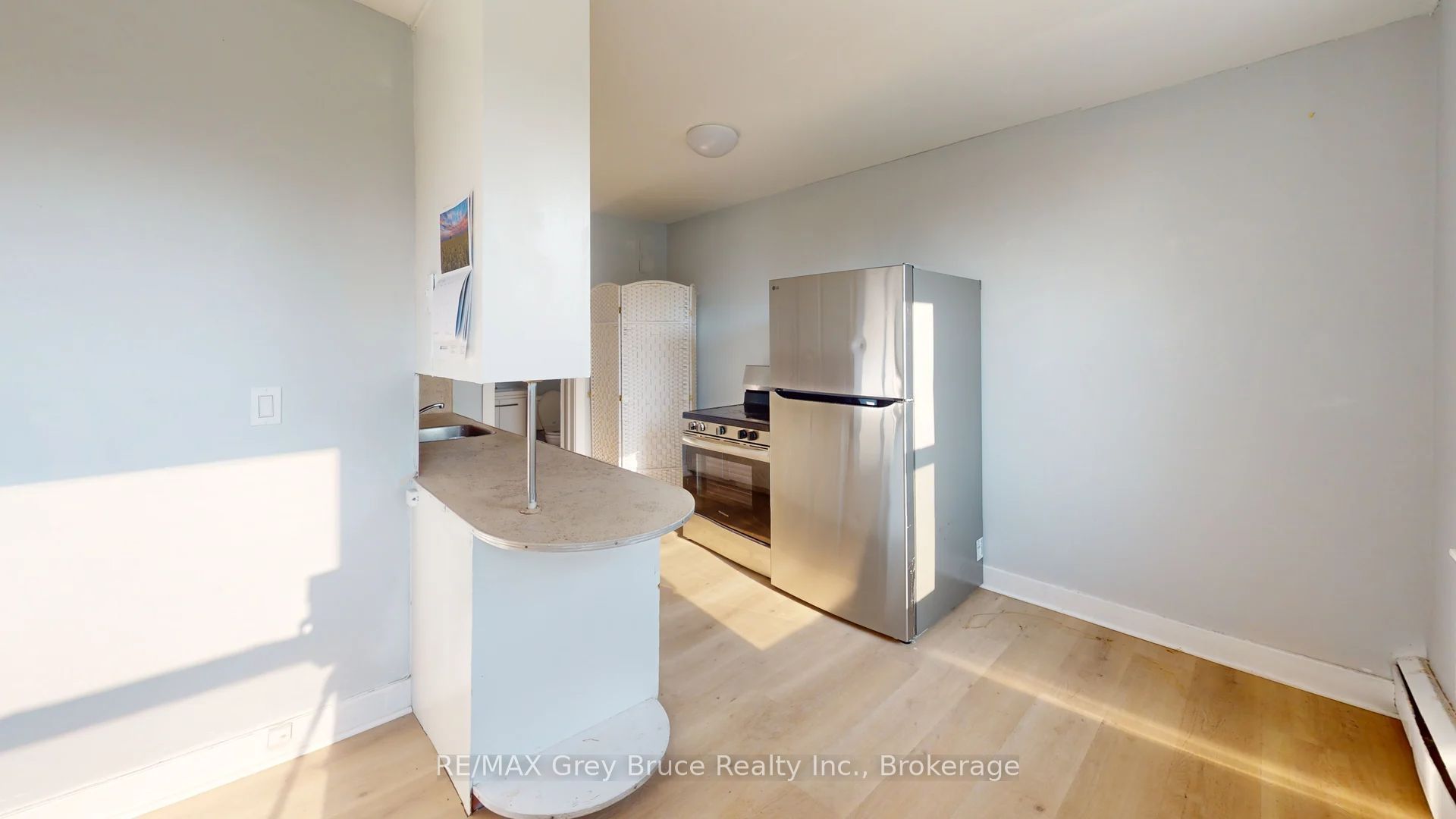 844 2nd Avenue E 4 Property Photo 2