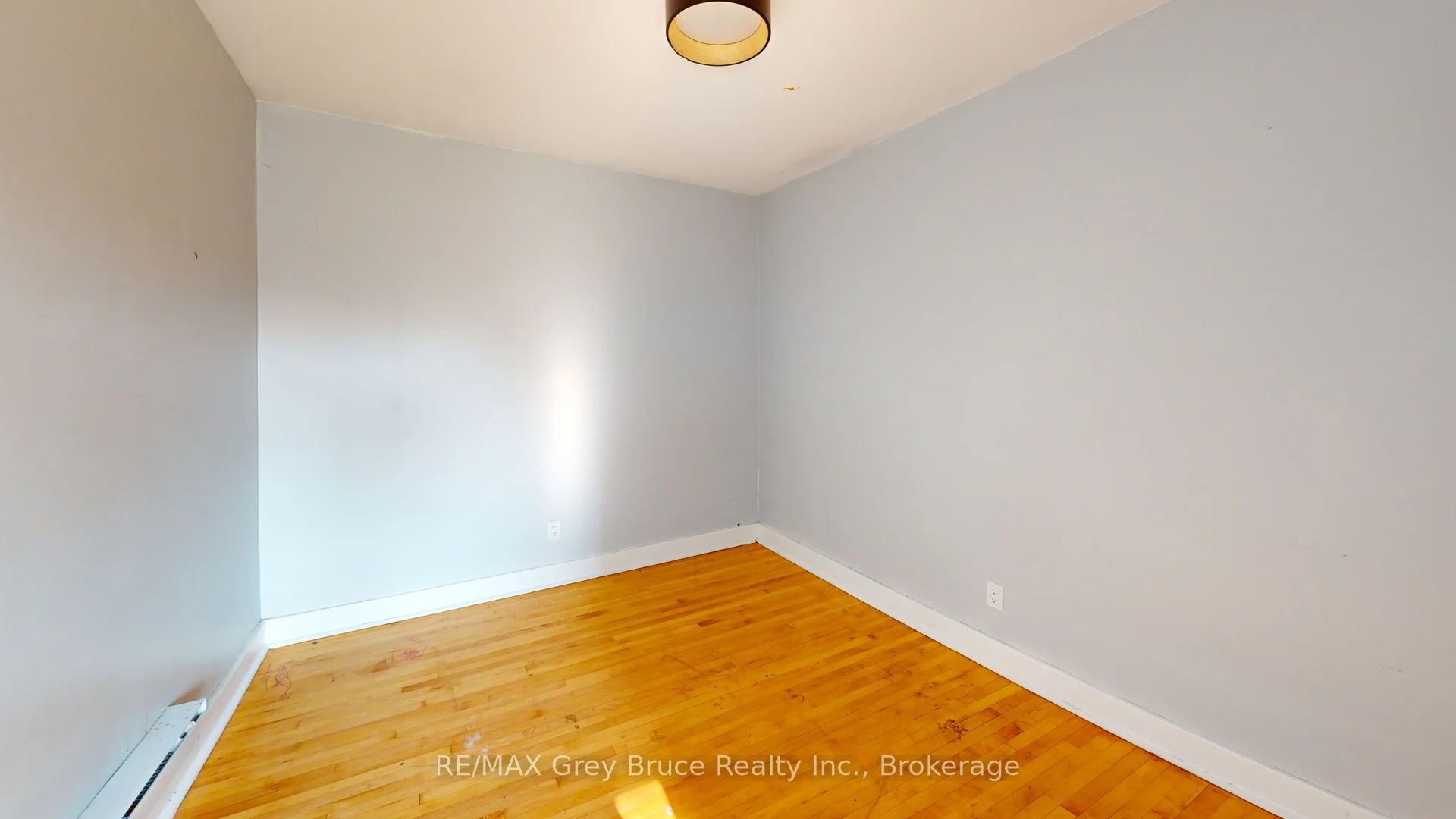 844 2nd Avenue E 4 Property Photo 5