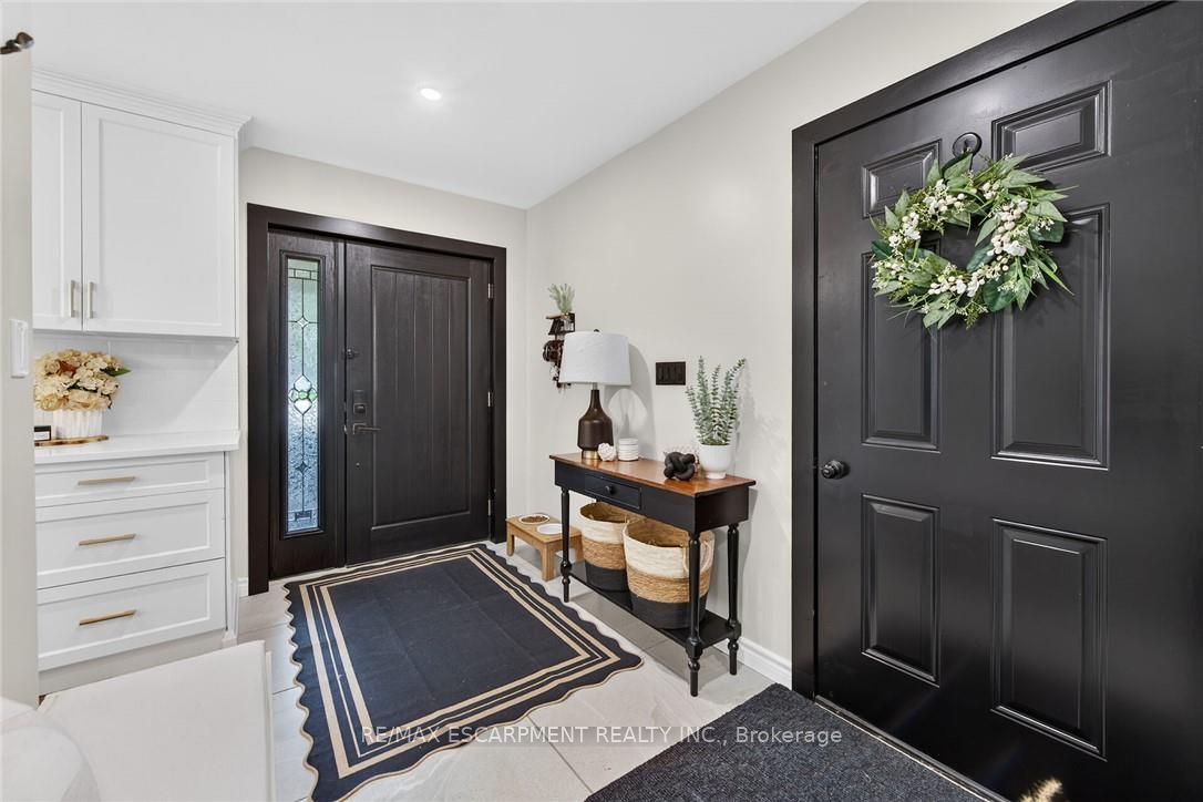 7079 Rainham Road Property Photo 6