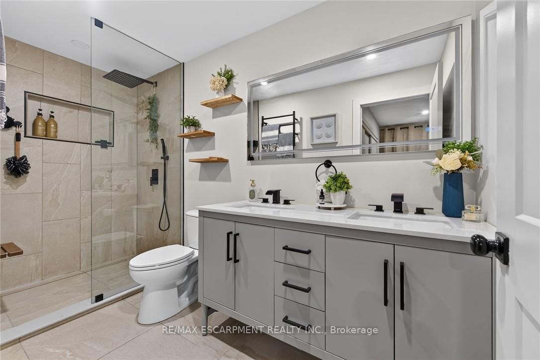 7079 Rainham Road Property Photo 20