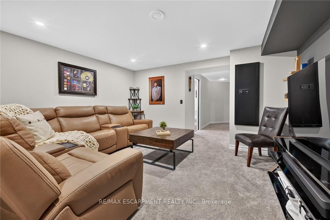7079 Rainham Road Property Photo 28