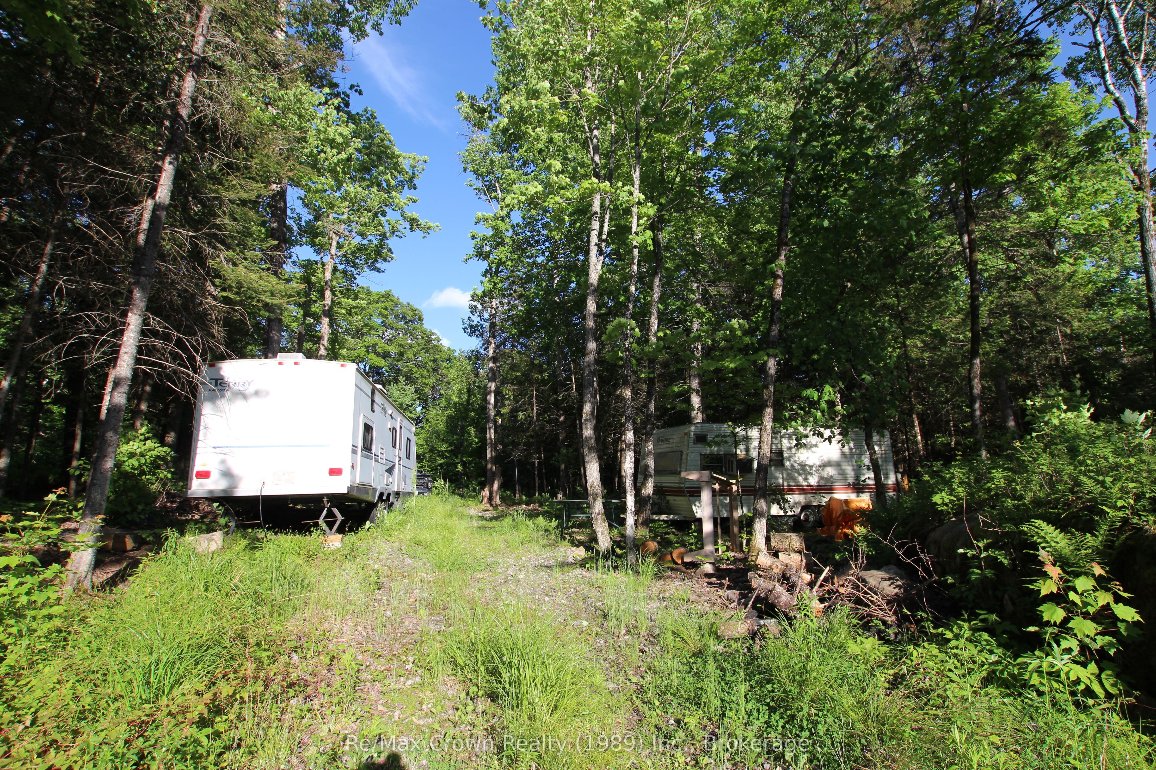 453 Pilgers Road Property Photo 1