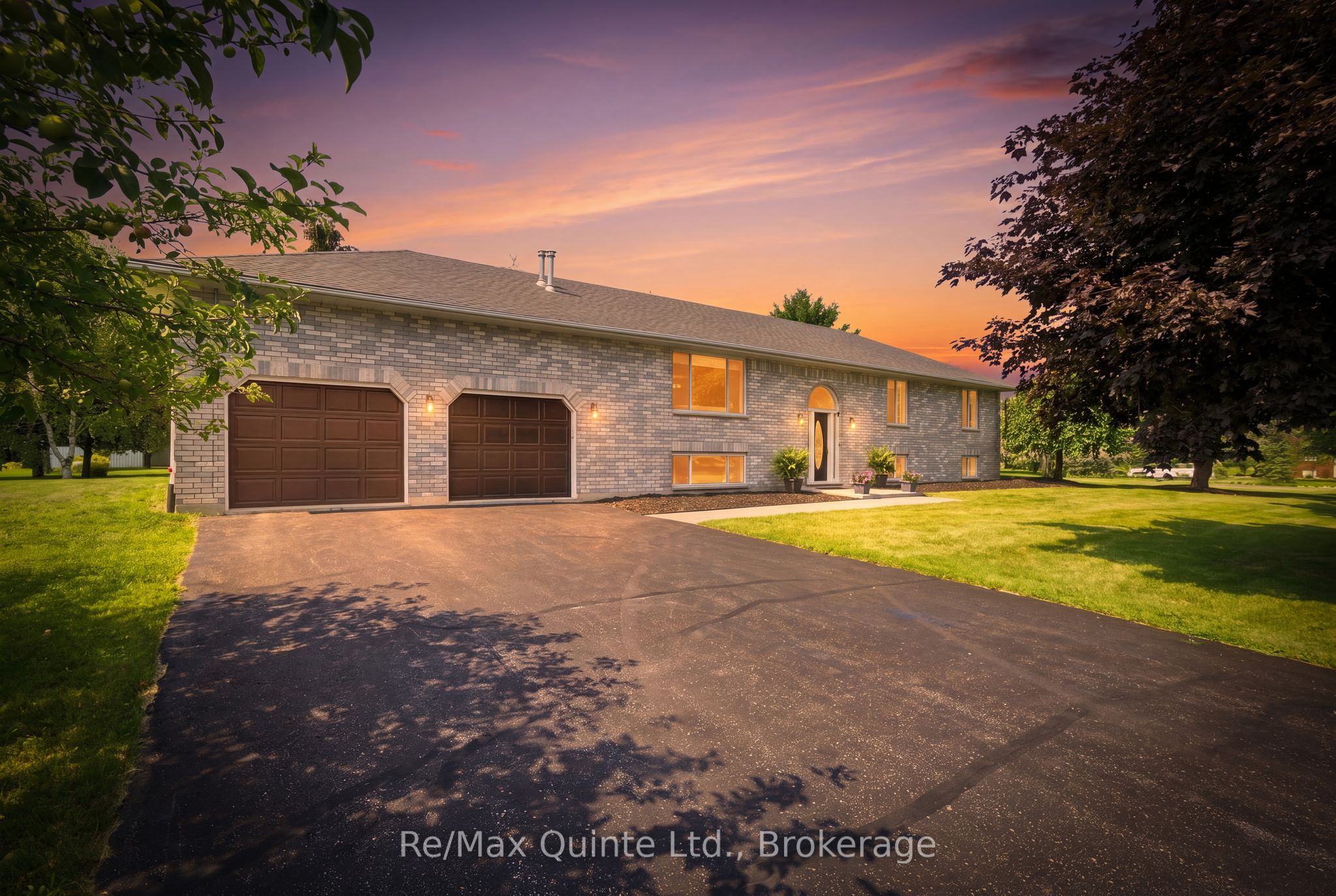 16 Bay Breeze Street Property Photo 1