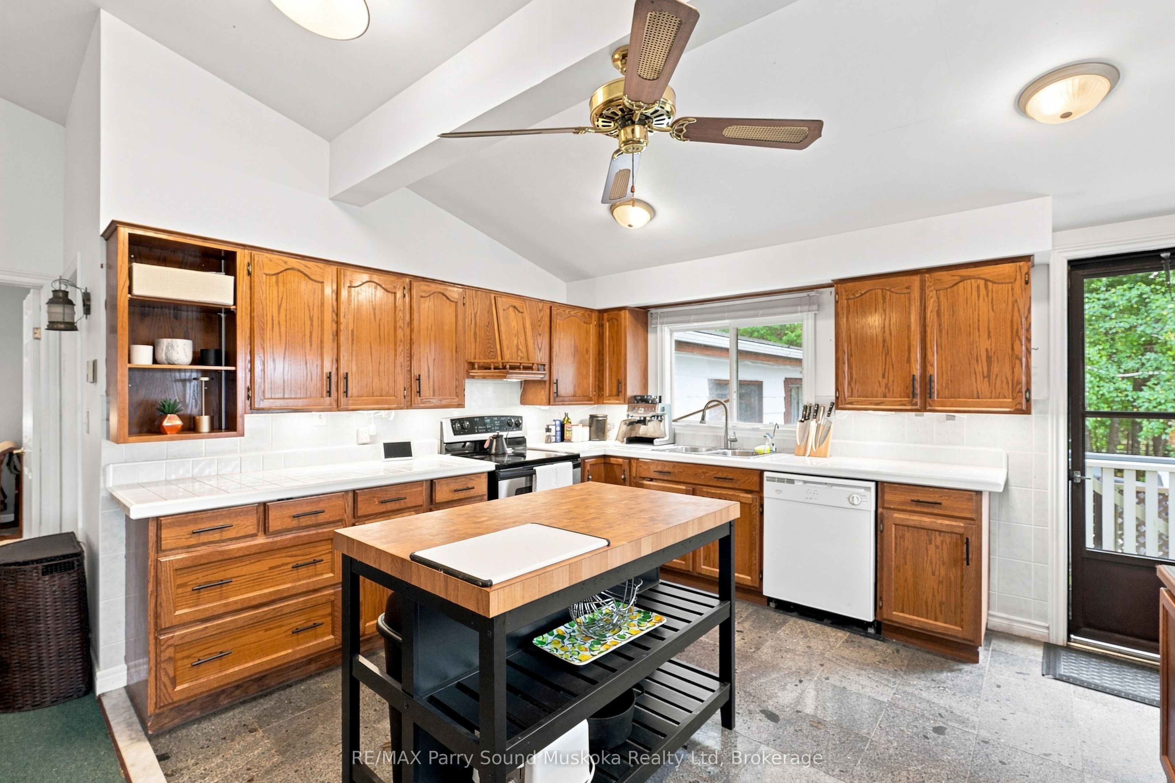 A60-17 Pentecost Island Property Photo 11