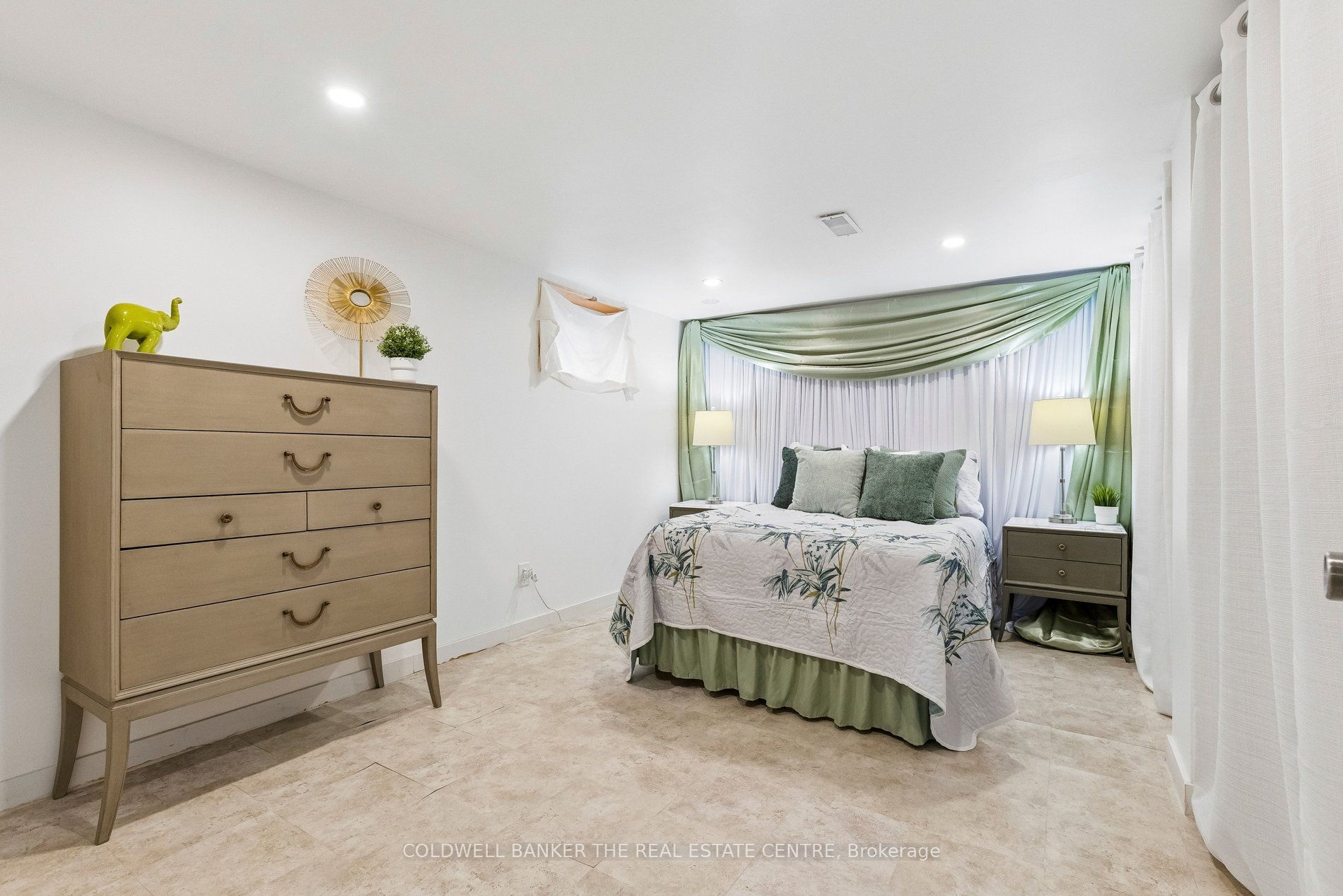 37 Fifth Avenue Property Photo 39