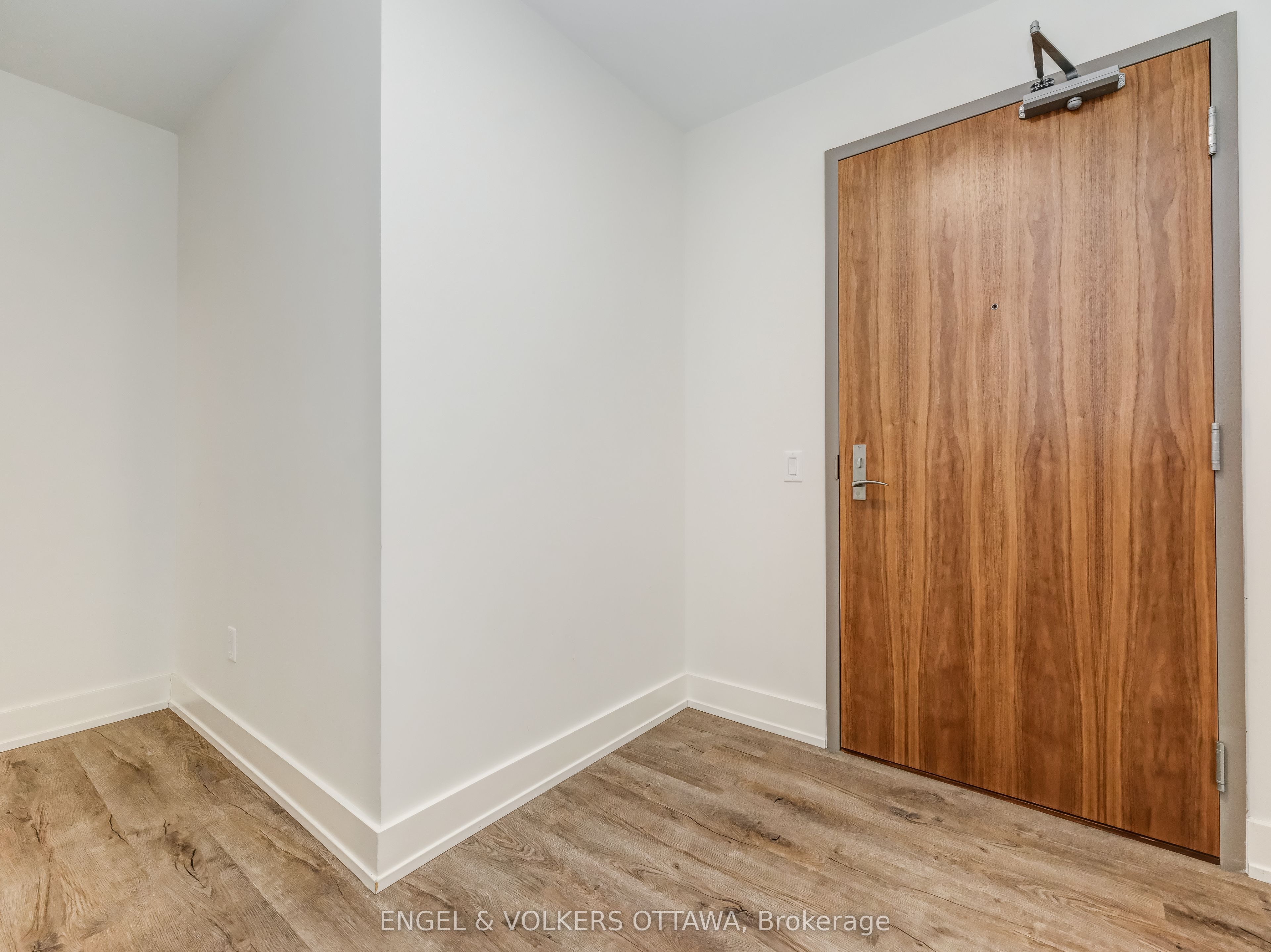 280 Crichton Street 107 Property Photo 7