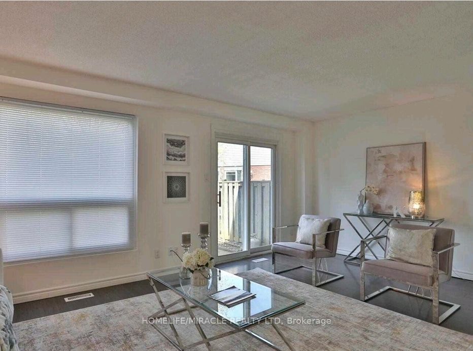 32 Mowat Boulevard 38 Property Photo 3
