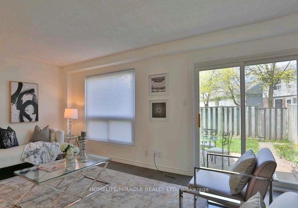 32 Mowat Boulevard 38 Property Photo 4