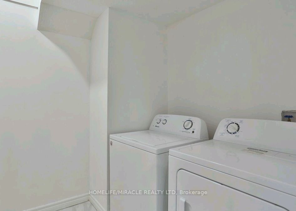 32 Mowat Boulevard 38 Property Photo 15