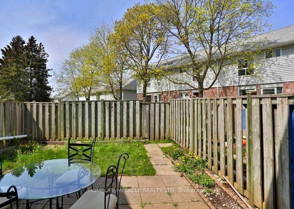 32 Mowat Boulevard 38 Property Photo 16