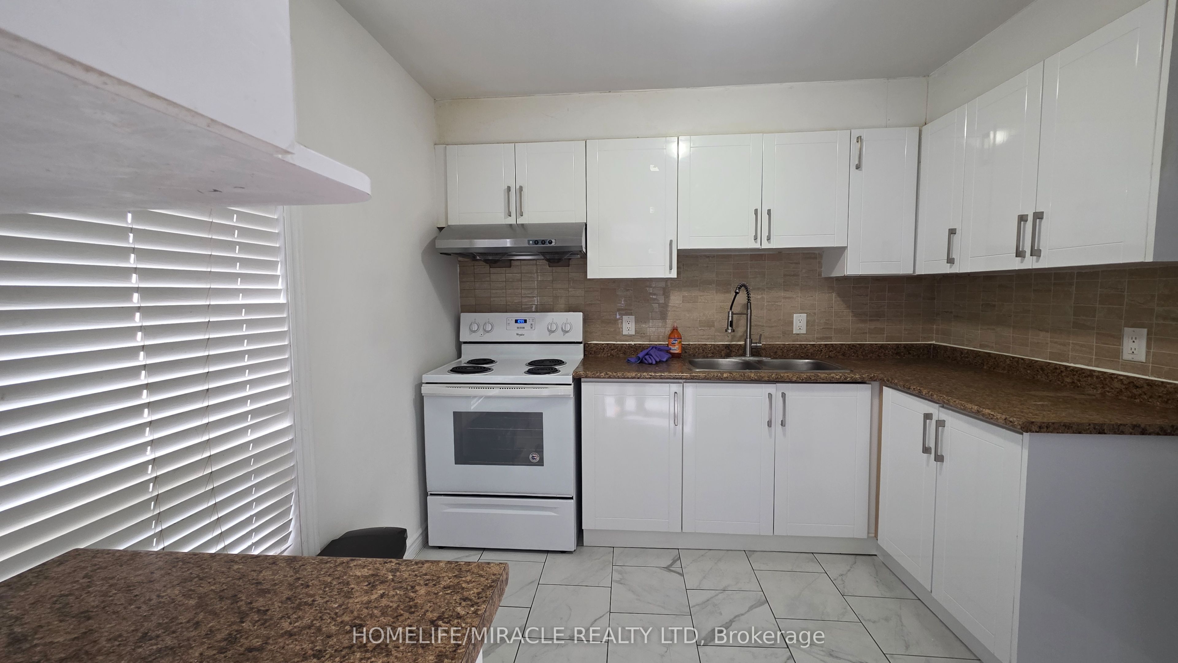 32 Mowat Boulevard 38 Property Photo 28