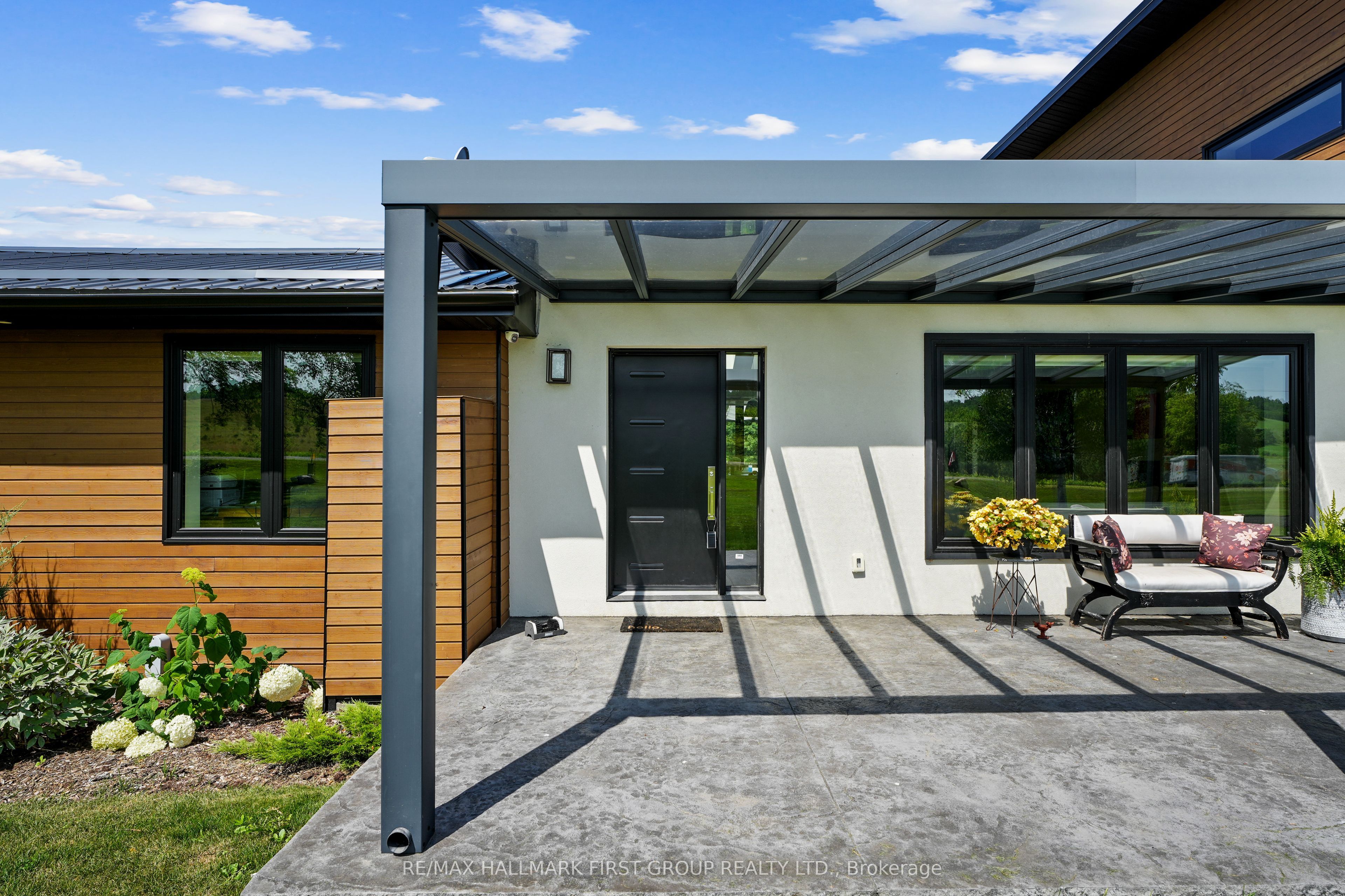 4566 Harwood Road Property Photo 4