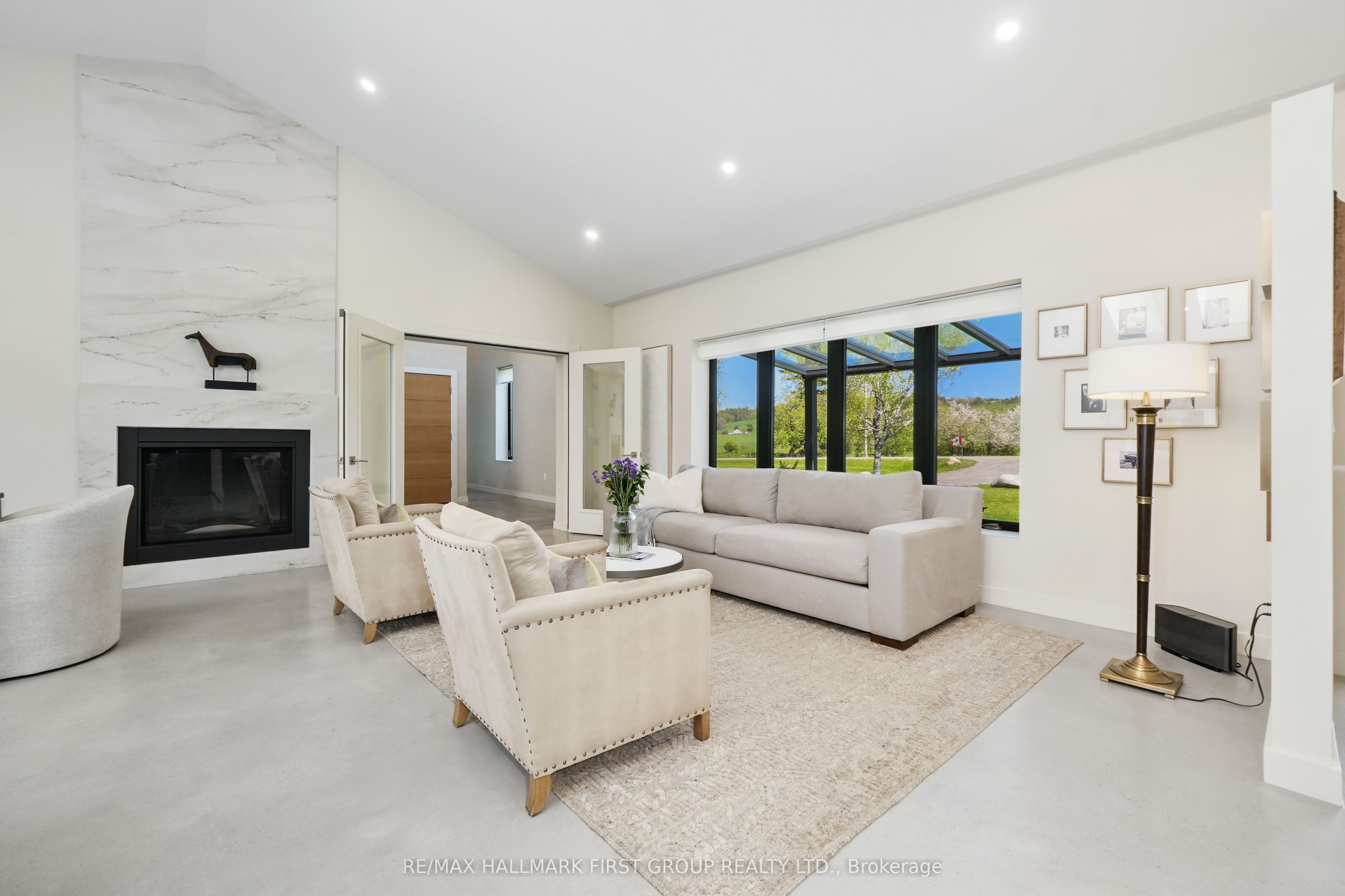 4566 Harwood Road Property Photo 6