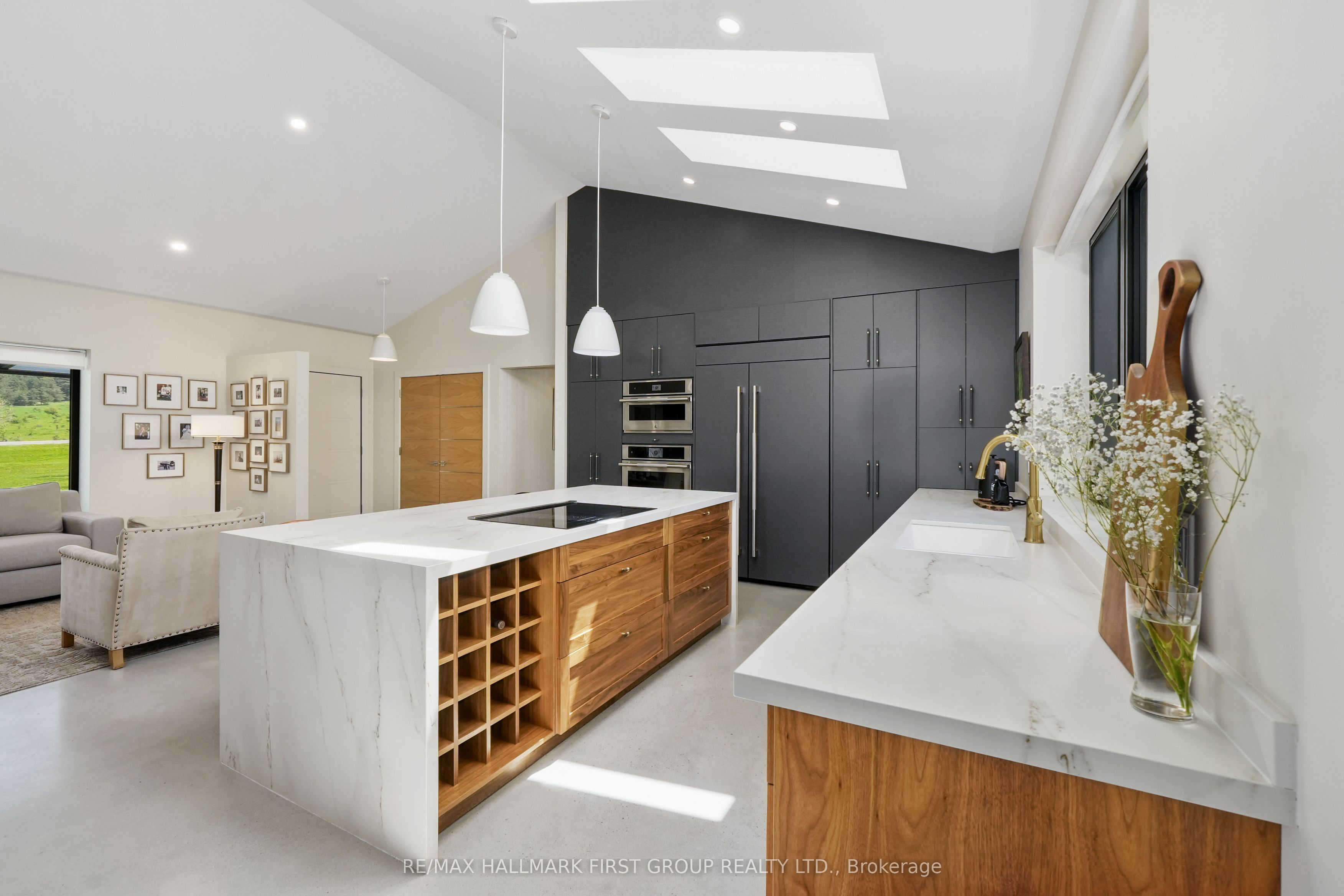 4566 Harwood Road Property Photo 14