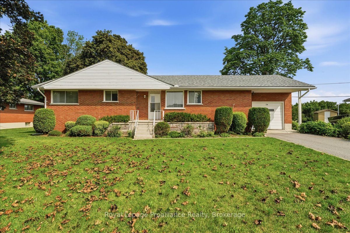 120 Sidney Crescent Property Photo 3