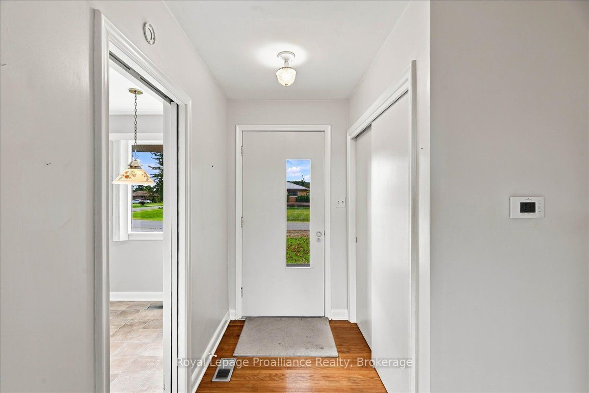 120 Sidney Crescent Property Photo 5