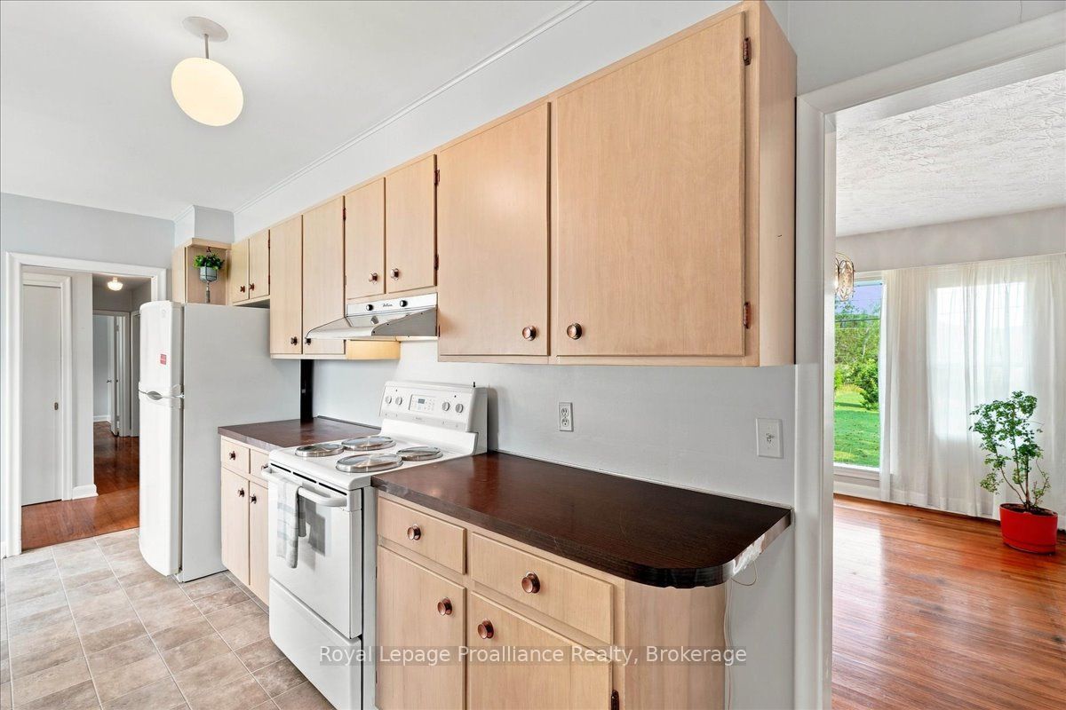 120 Sidney Crescent Property Photo 9