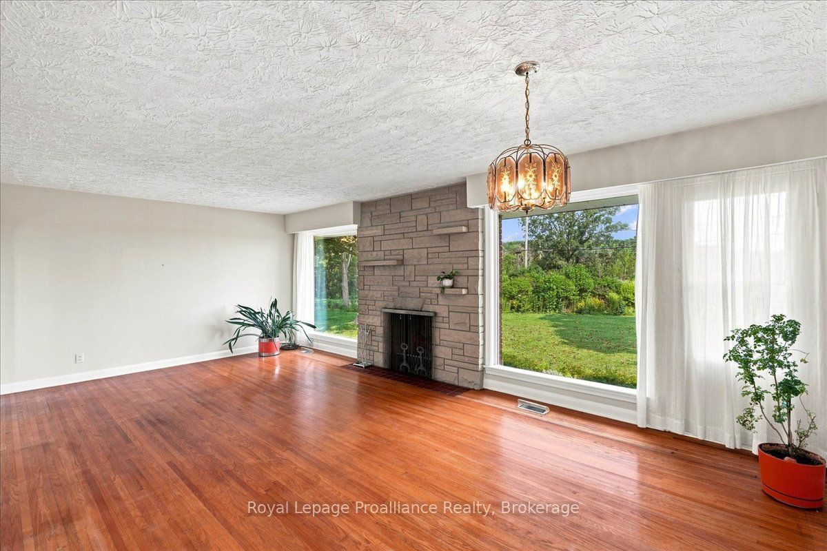 120 Sidney Crescent Property Photo 10