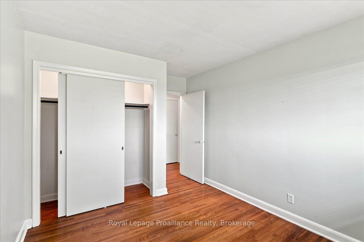 120 Sidney Crescent Property Photo 16