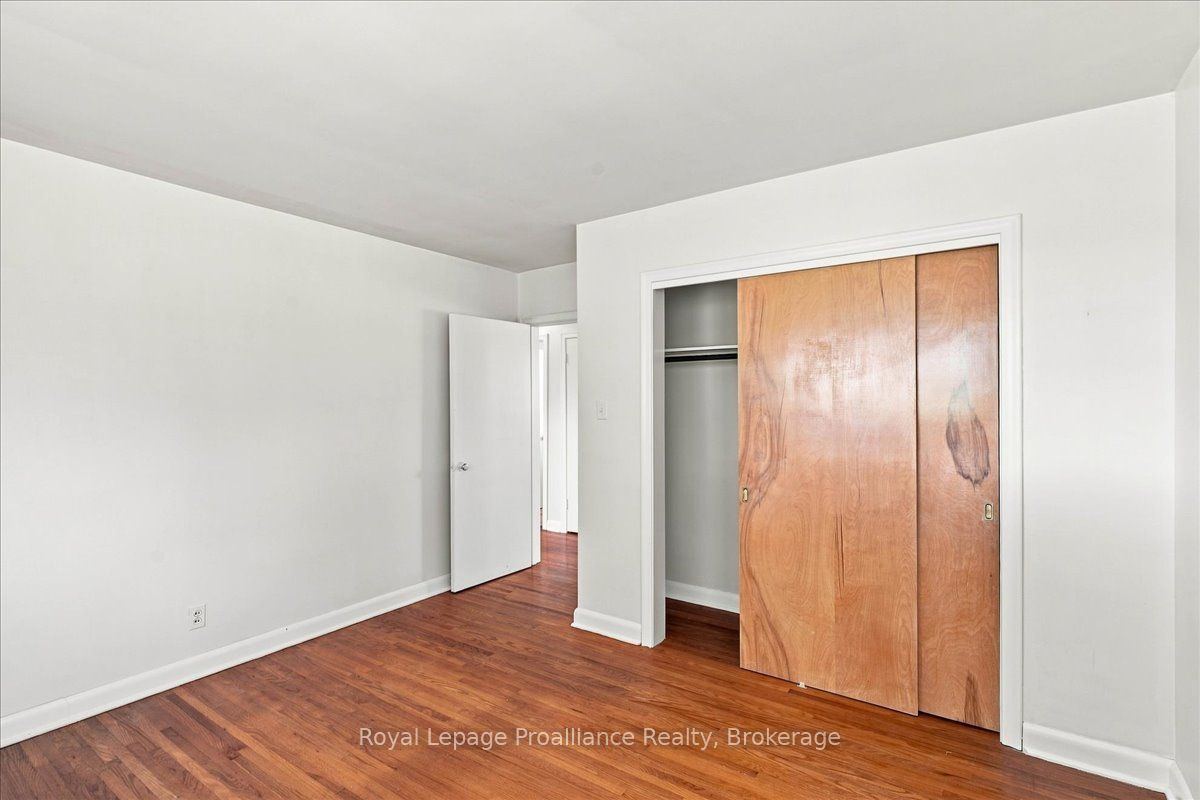 120 Sidney Crescent Property Photo 19
