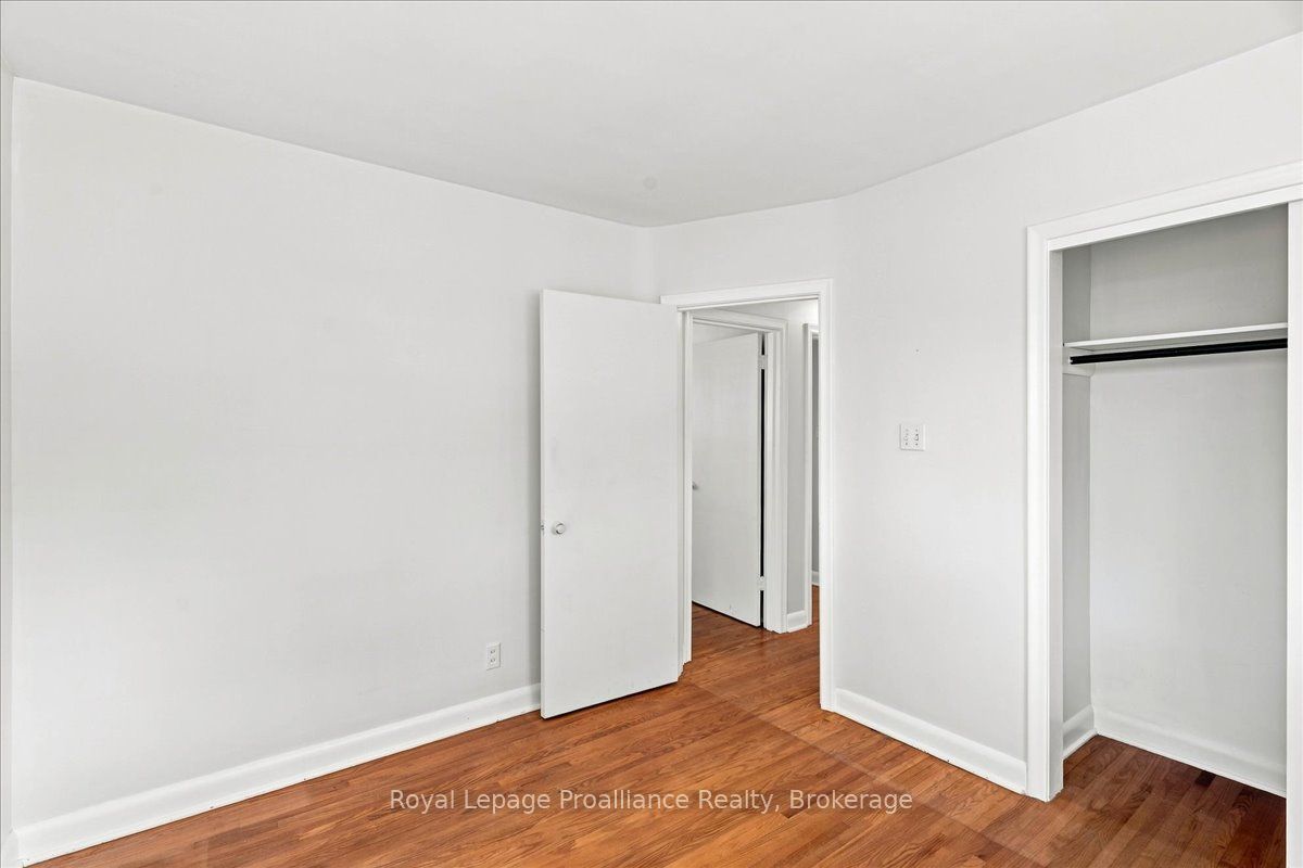 120 Sidney Crescent Property Photo 21