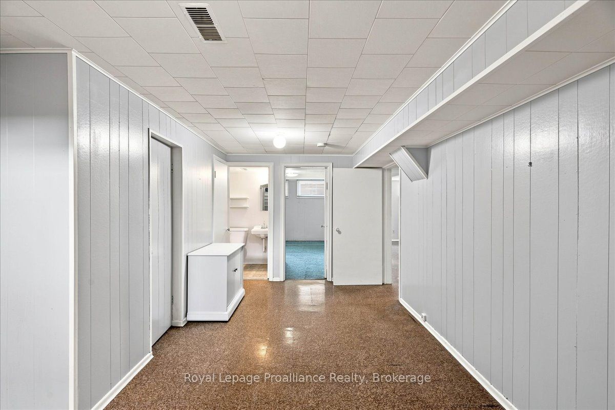 120 Sidney Crescent Property Photo 22