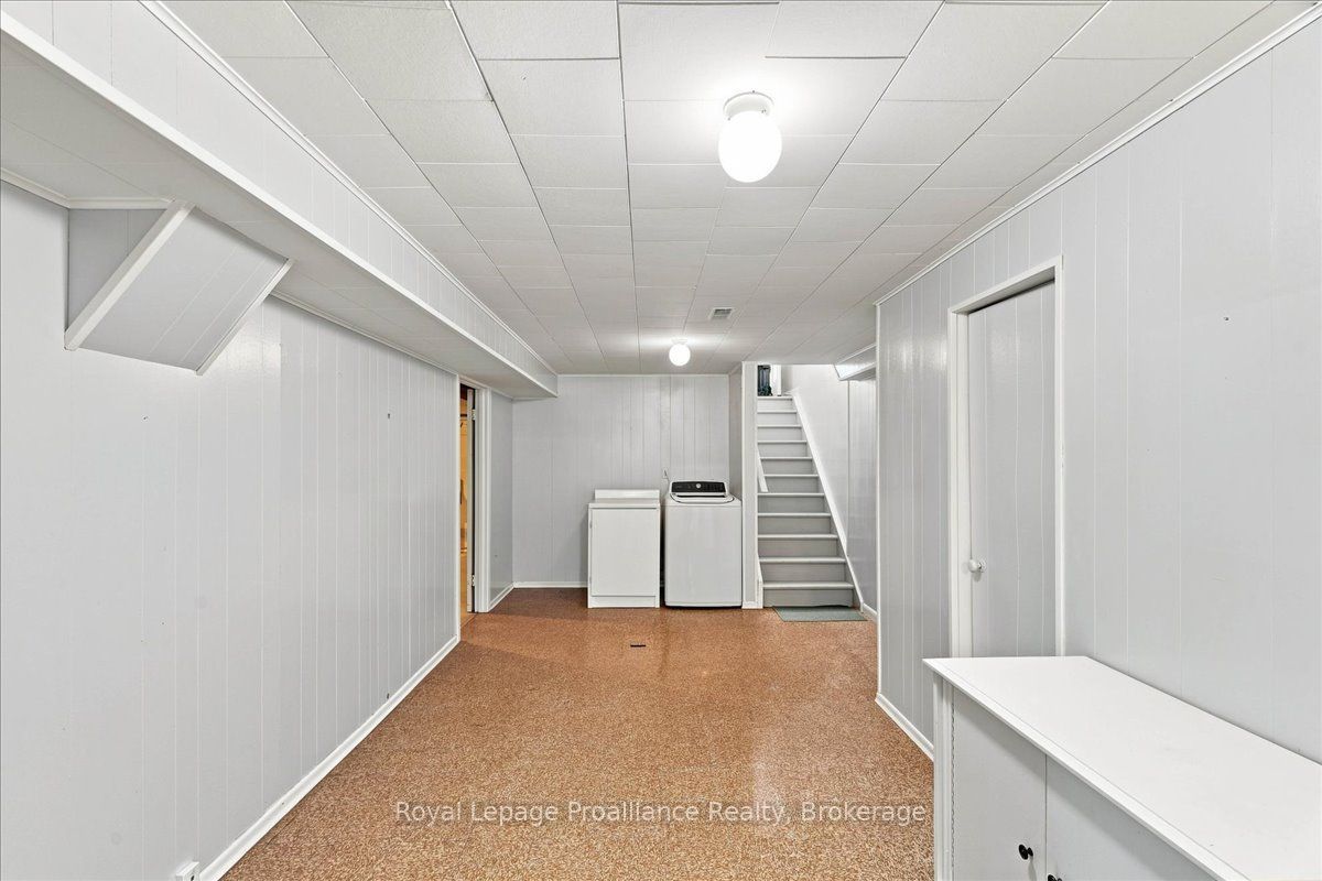 120 Sidney Crescent Property Photo 24