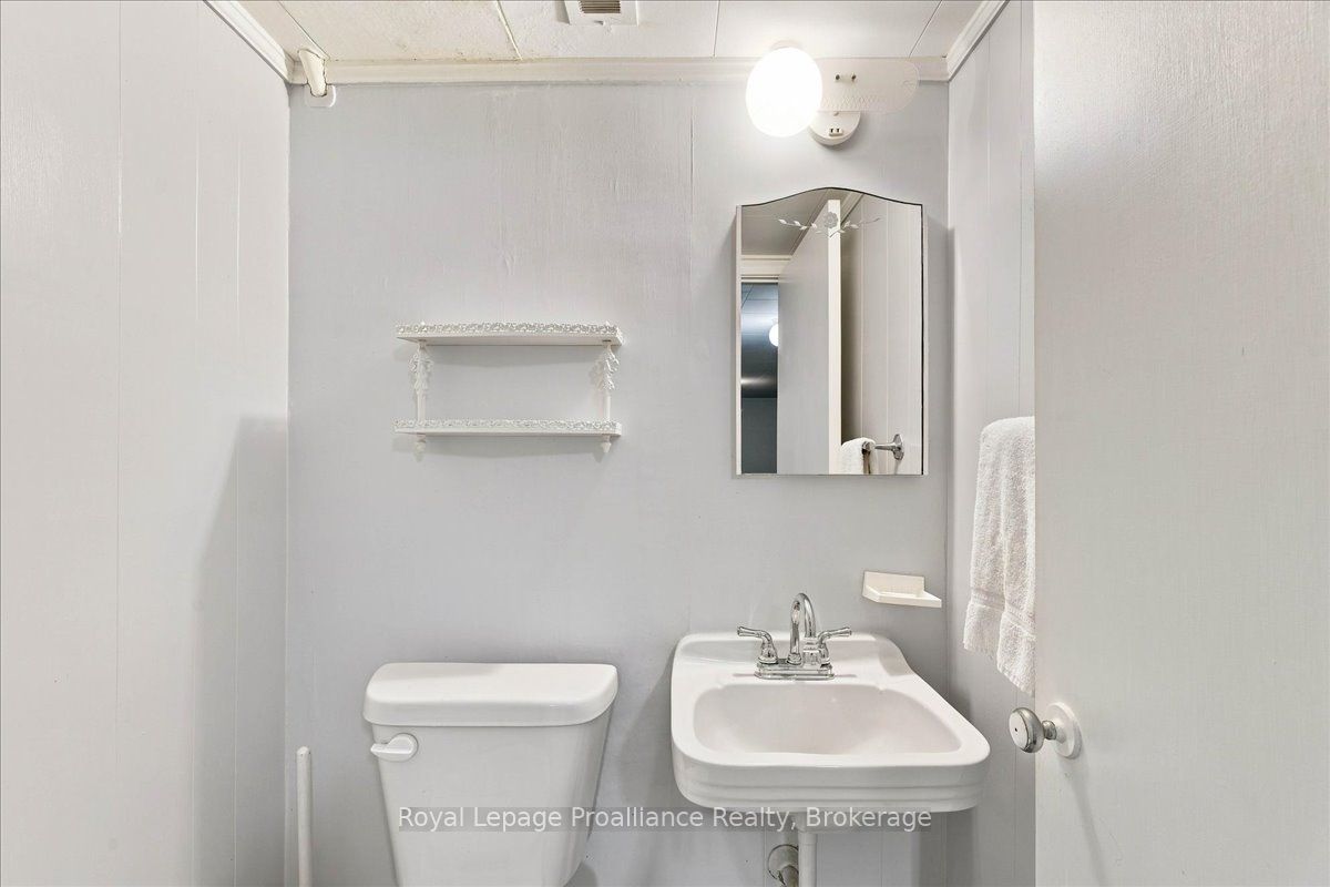 120 Sidney Crescent Property Photo 25