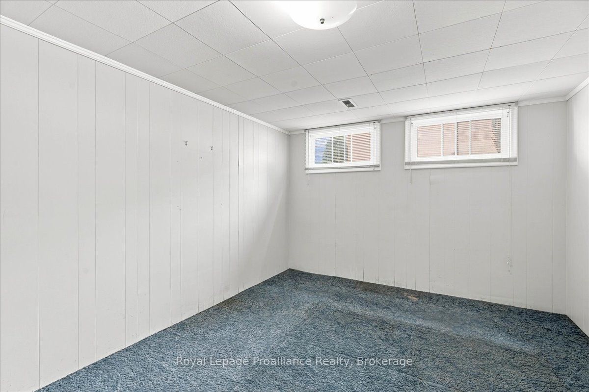 120 Sidney Crescent Property Photo 27