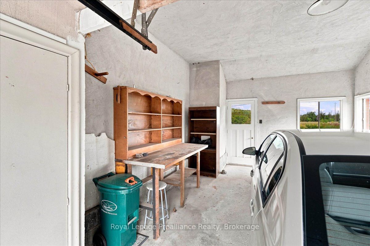 120 Sidney Crescent Property Photo 35