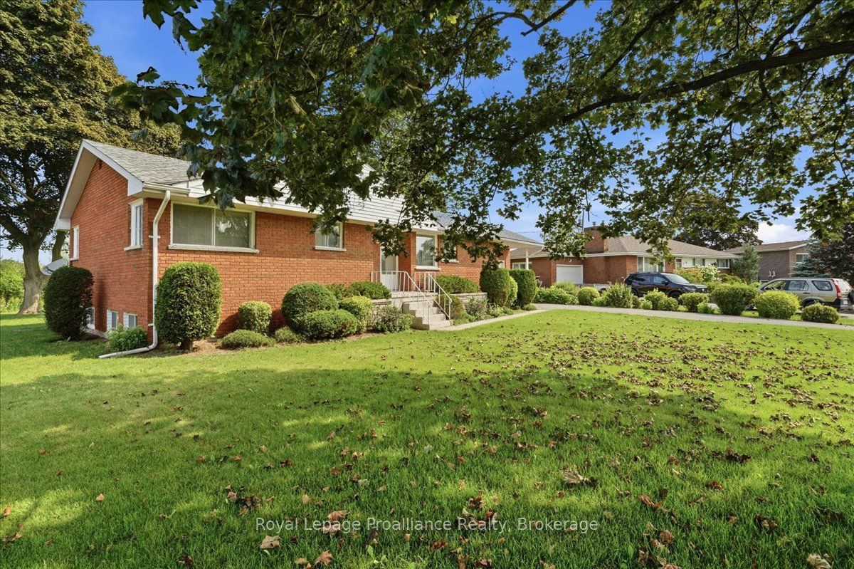 120 Sidney Crescent Property Photo 36