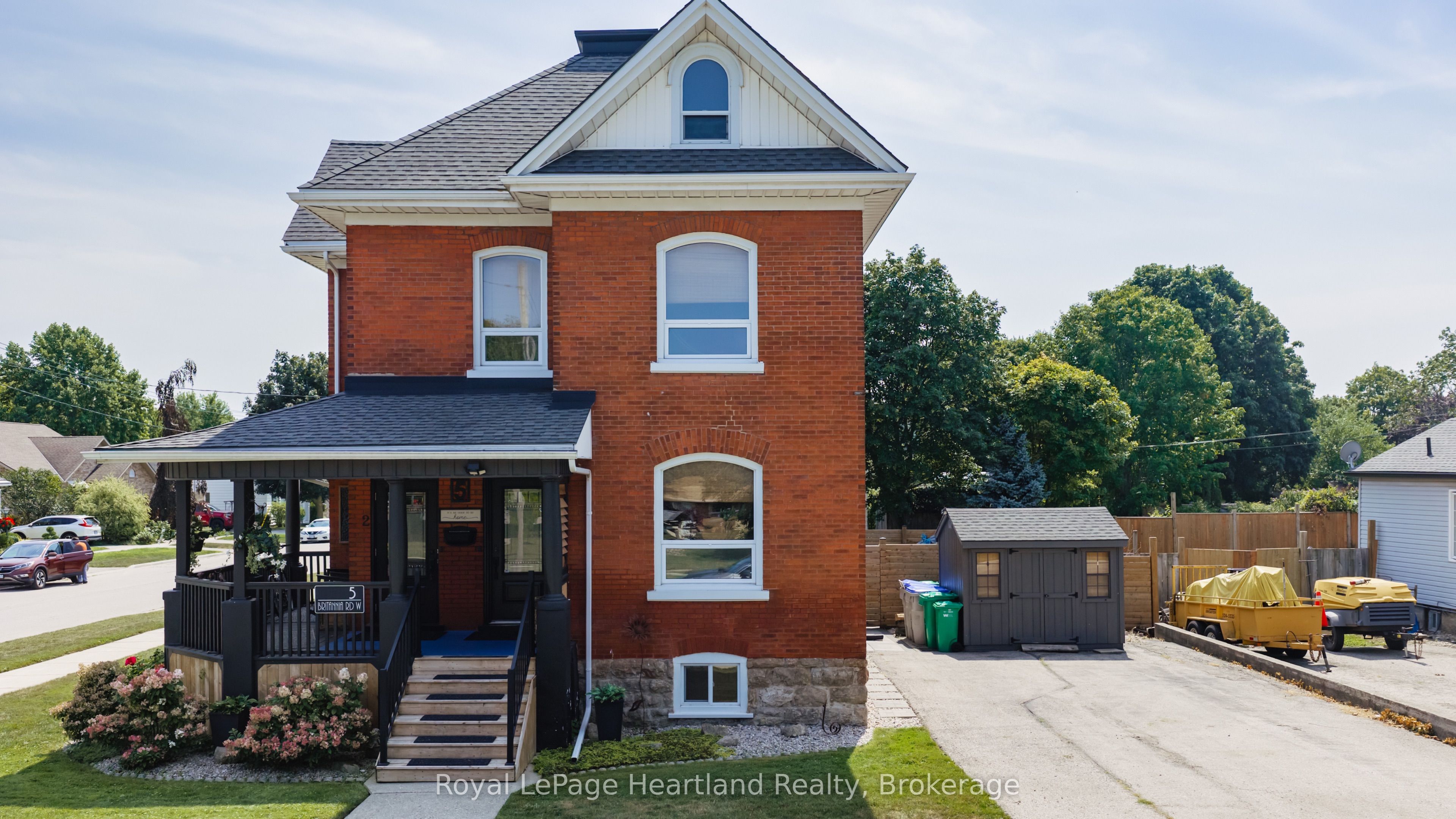 5 Britannia Road W Property Photo 2